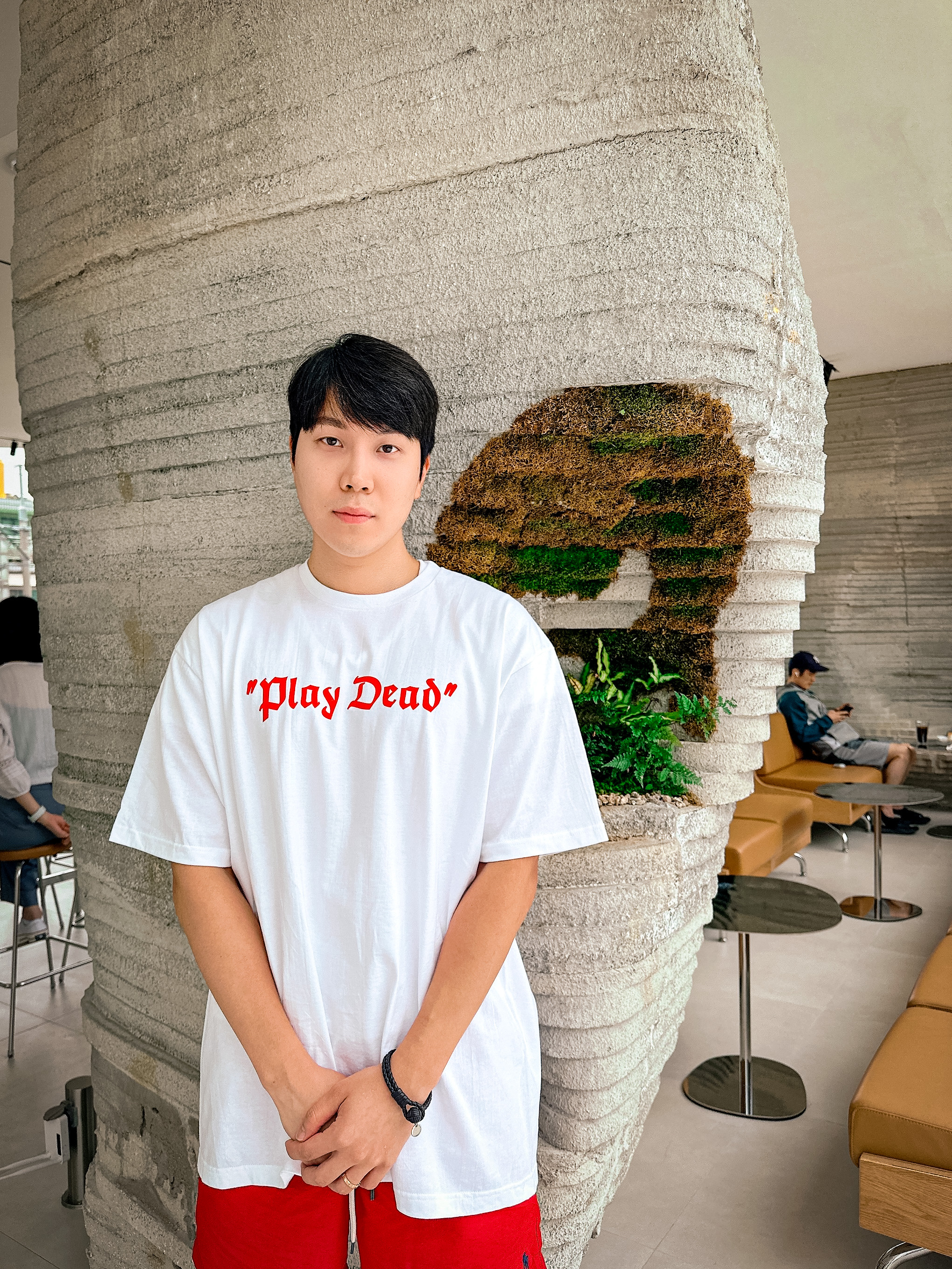 Supreme Play Dead T-Shirt White - 22FW 착용 스타일 - 1