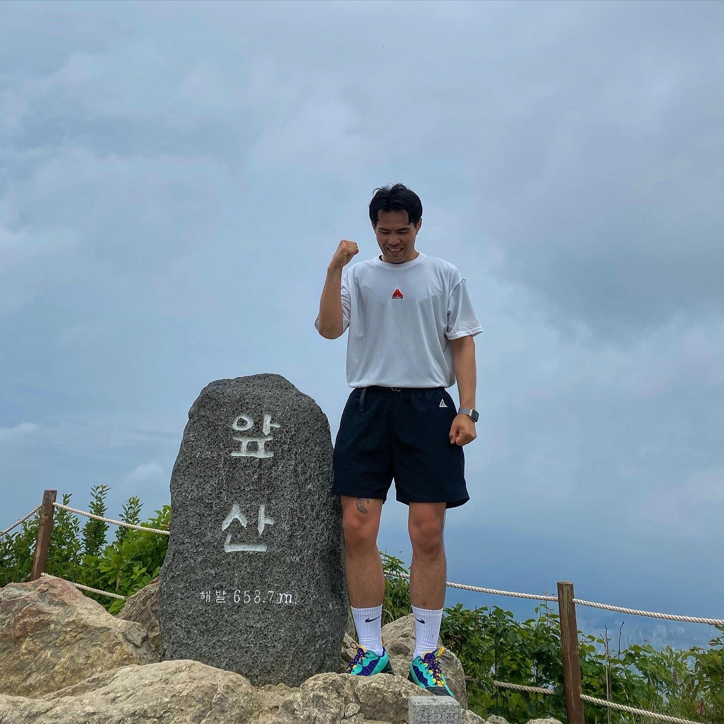 Nike ACG LBR Lungs T-Shirt Summit White - Asia, Nike ACG Air Mada Light Menta Black 착용 스타일