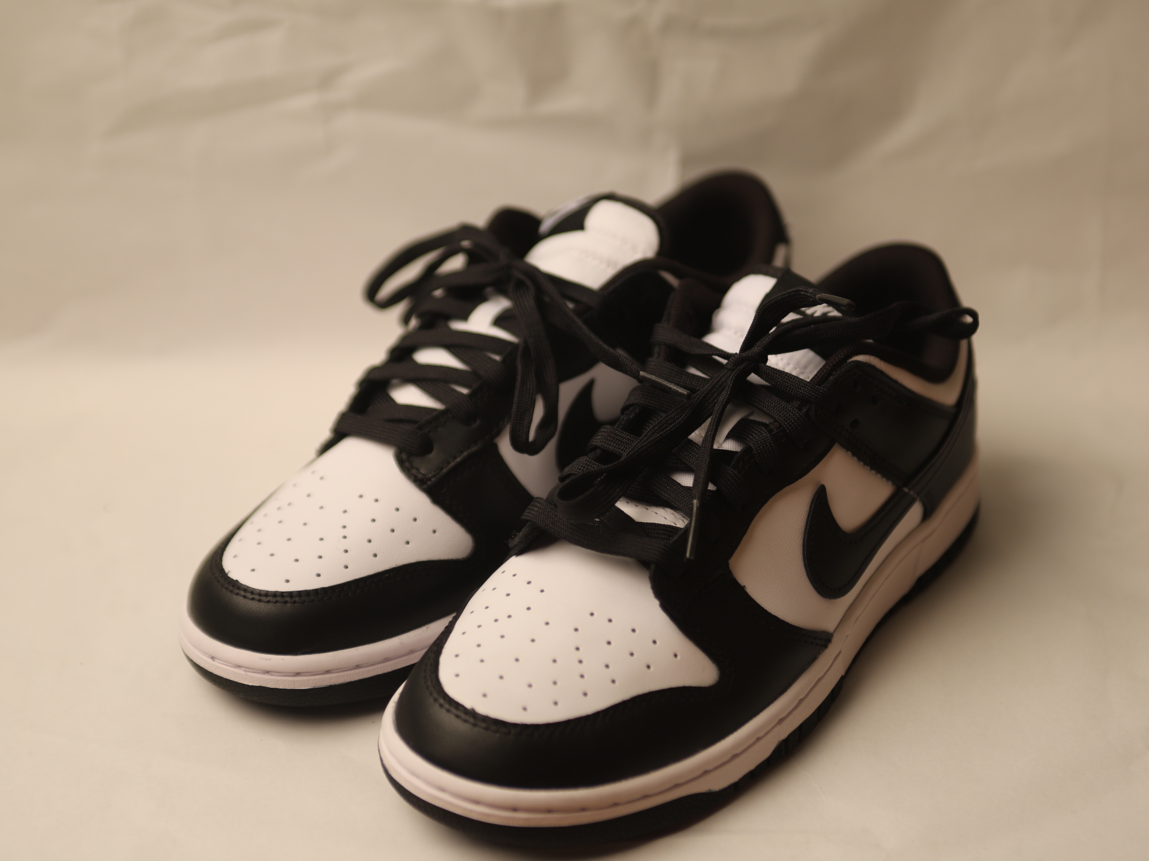 Nike Dunk Low Retro Black 착용 스타일 - 2