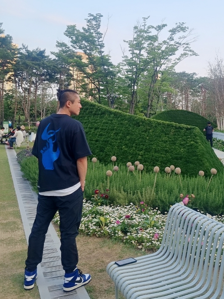 Nike x Off-White NRG T-Shirt Black - Asia, Nike x Ambush Dunk High Deep Royal Blue 착용 스타일 - 2