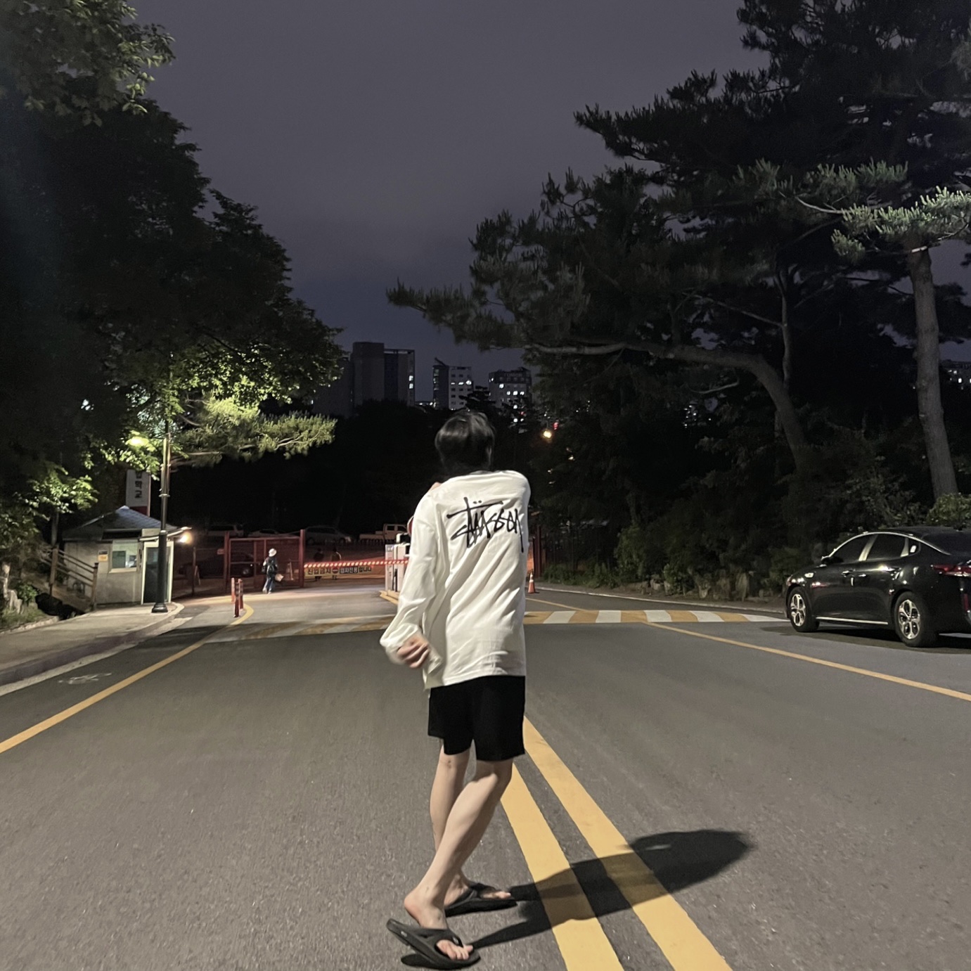 Stussy Basic Stussy LS T-Shirt White 2022 착용 스타일 - 1