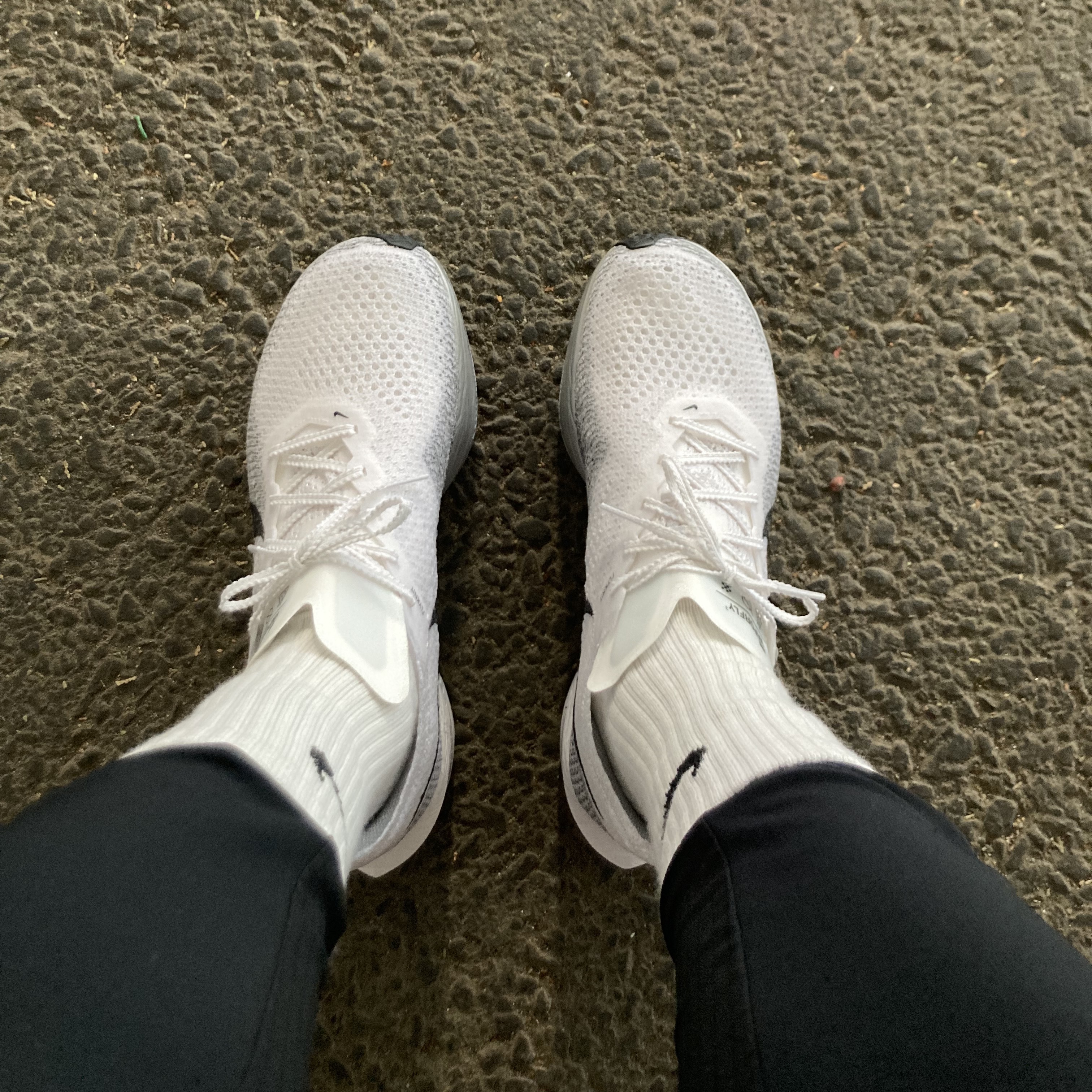 Nike ZoomX Vaporfly Next% 3 White Grey 착용 스타일