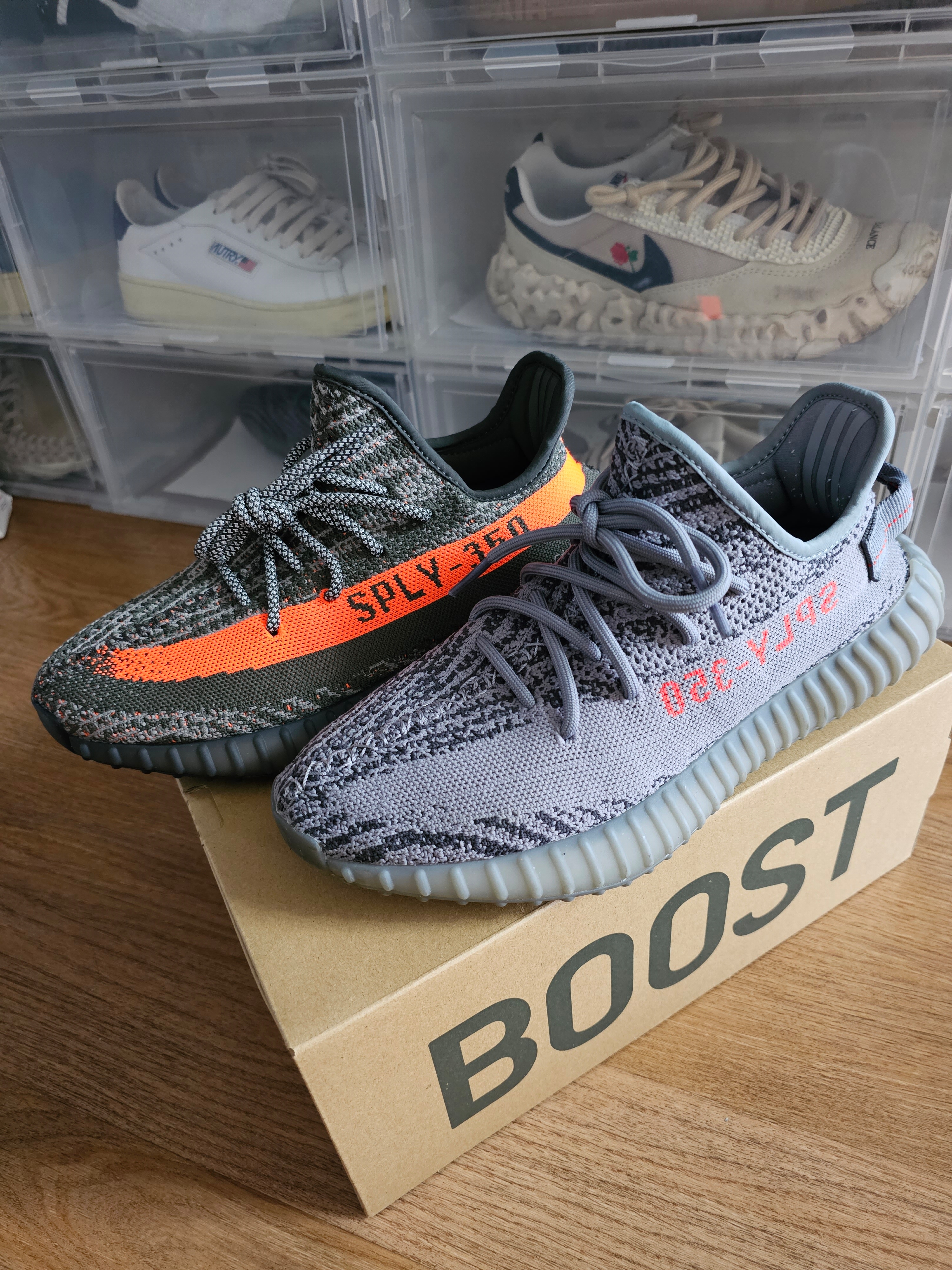 아디다스 이지 부스트 350 V2 카본 벨루가, 아디다스 이지 부스트 350 V2 벨루가 2.0 착용 스타일 - 1