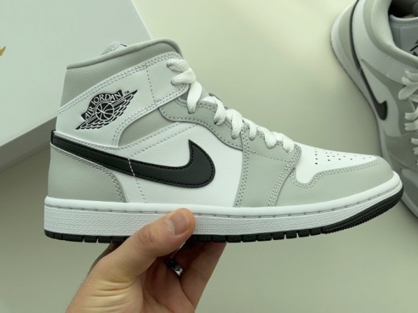 (W) Jordan 1 Mid Grey Fog 착용 스타일