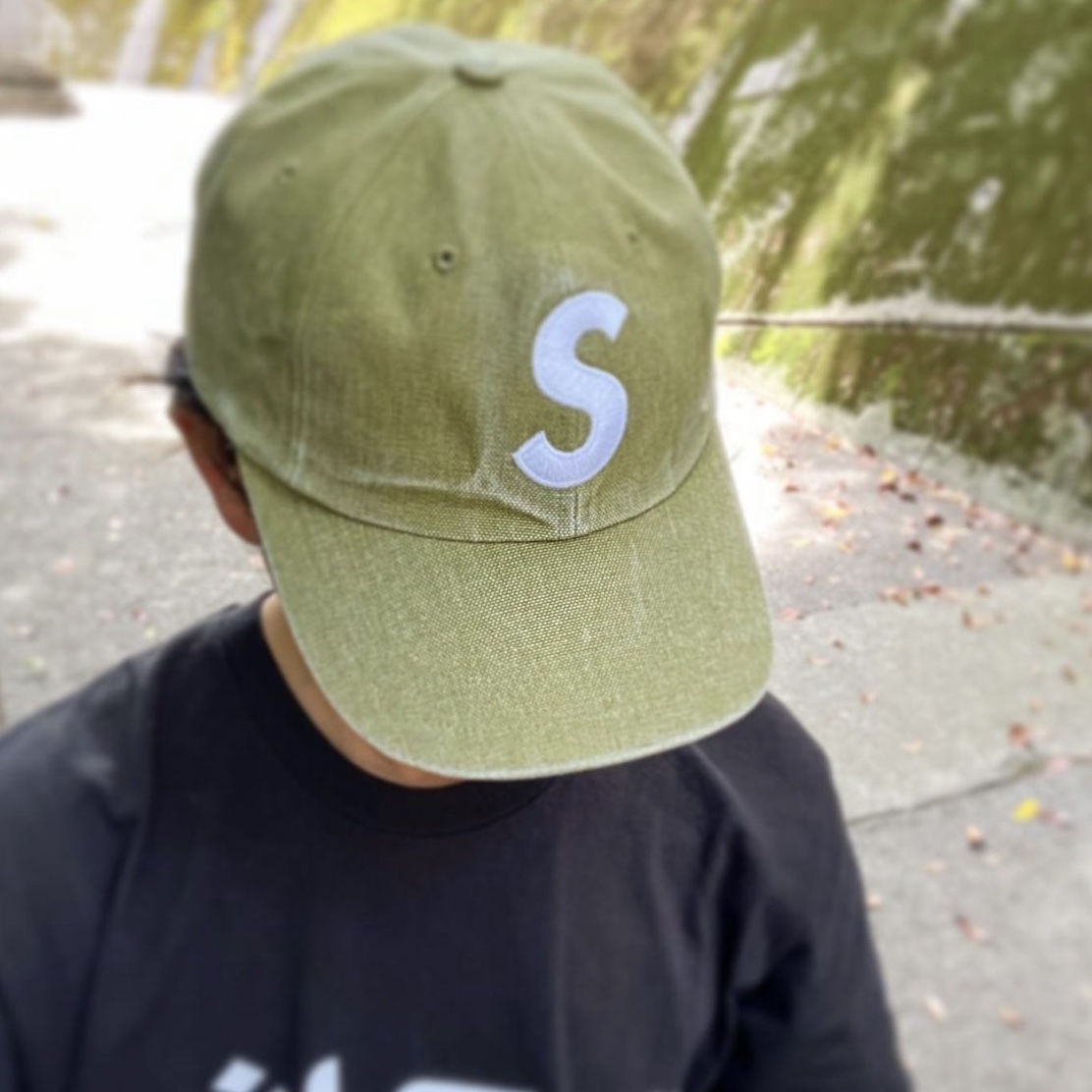 Supreme Pigment Canvas S Logo 6-Panel Olive - 23SS 착용 스타일