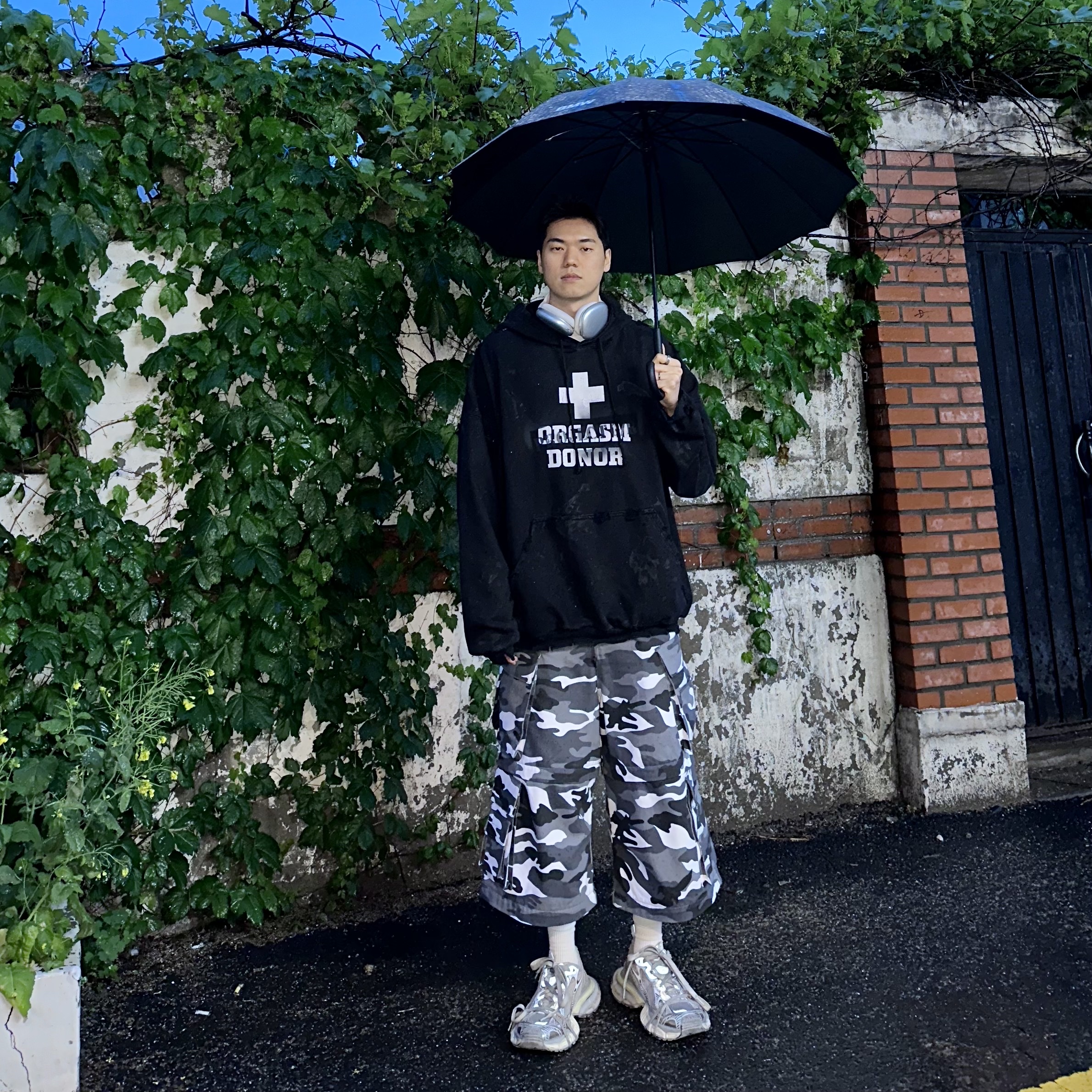 Balenciaga 3XL Sneakers Light Beige 착용 스타일