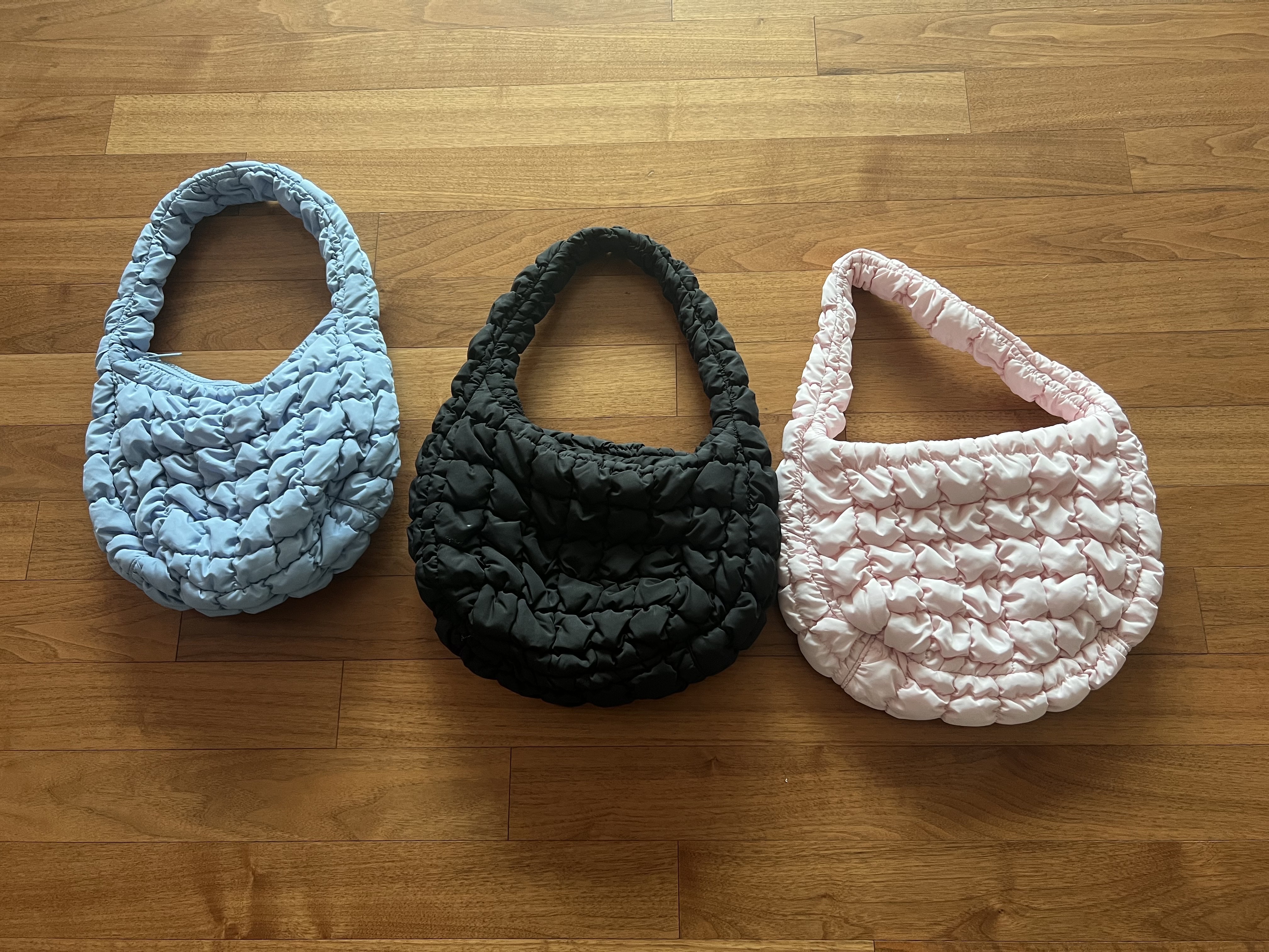 COS Quilted Mini Bag Light Blue, COS Quilted Mini Bag Black 착용 스타일