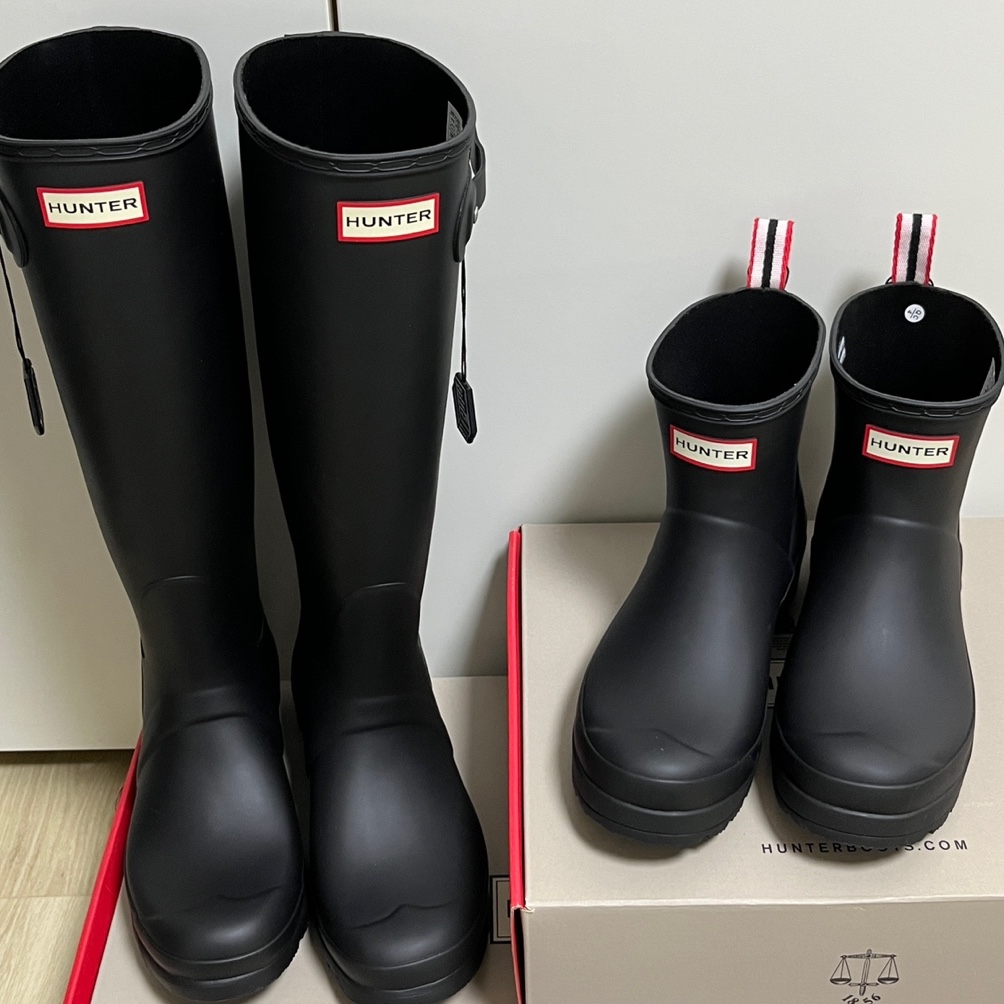 (W) Hunter Play Short Rain Boots Black, (W) Hunter Original Tall Rain Boots Black 착용 스타일