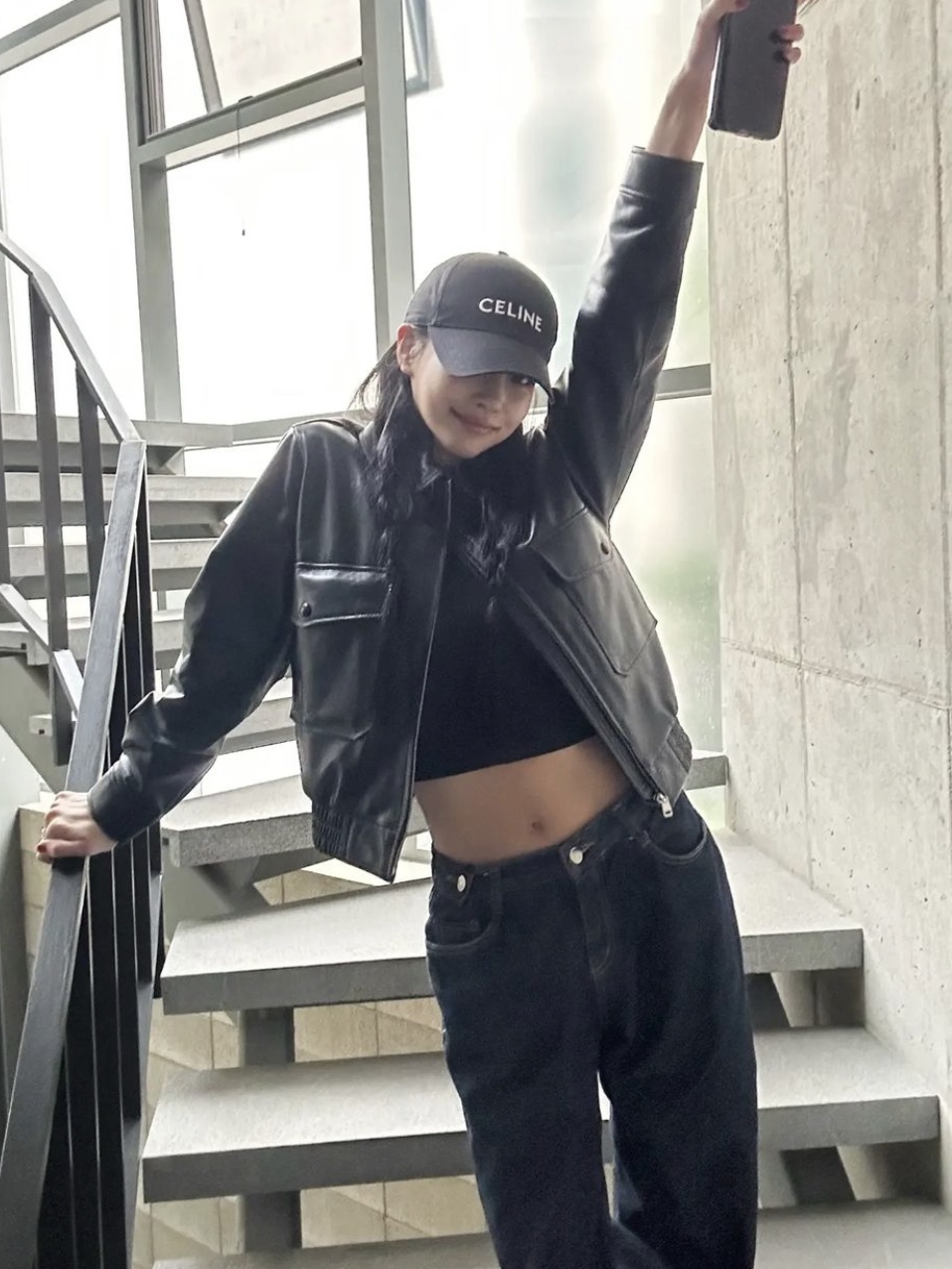 (W) 셀린느 베이스볼 캡 코튼 블랙 착용 스타일 - 1
