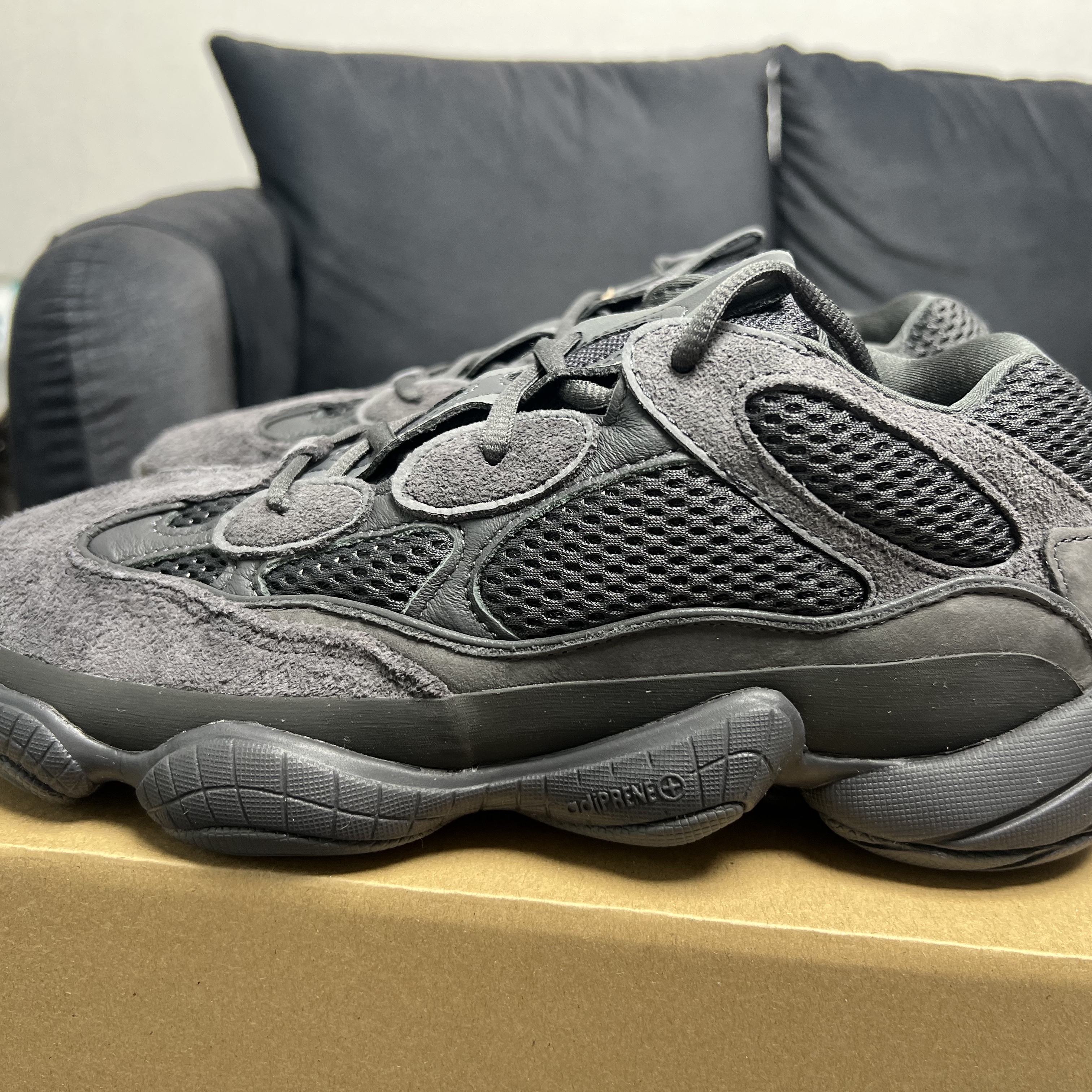 Adidas Yeezy 500 Utility Black 2022/2023 착용 스타일 - 2
