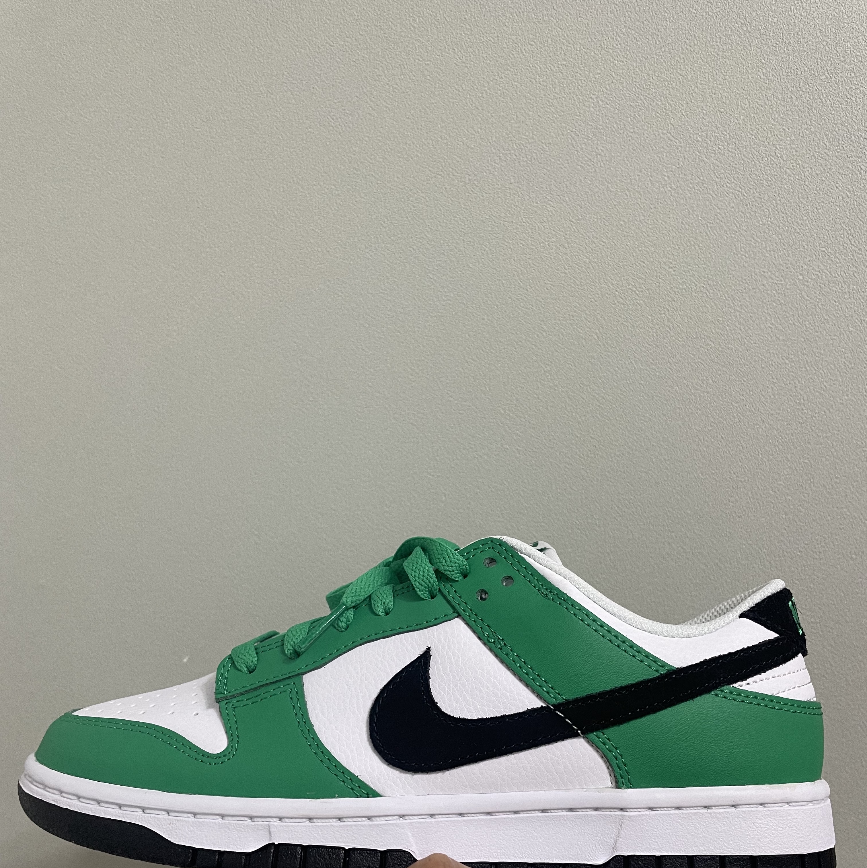 Nike Dunk Low White Green 착용 스타일 - 2