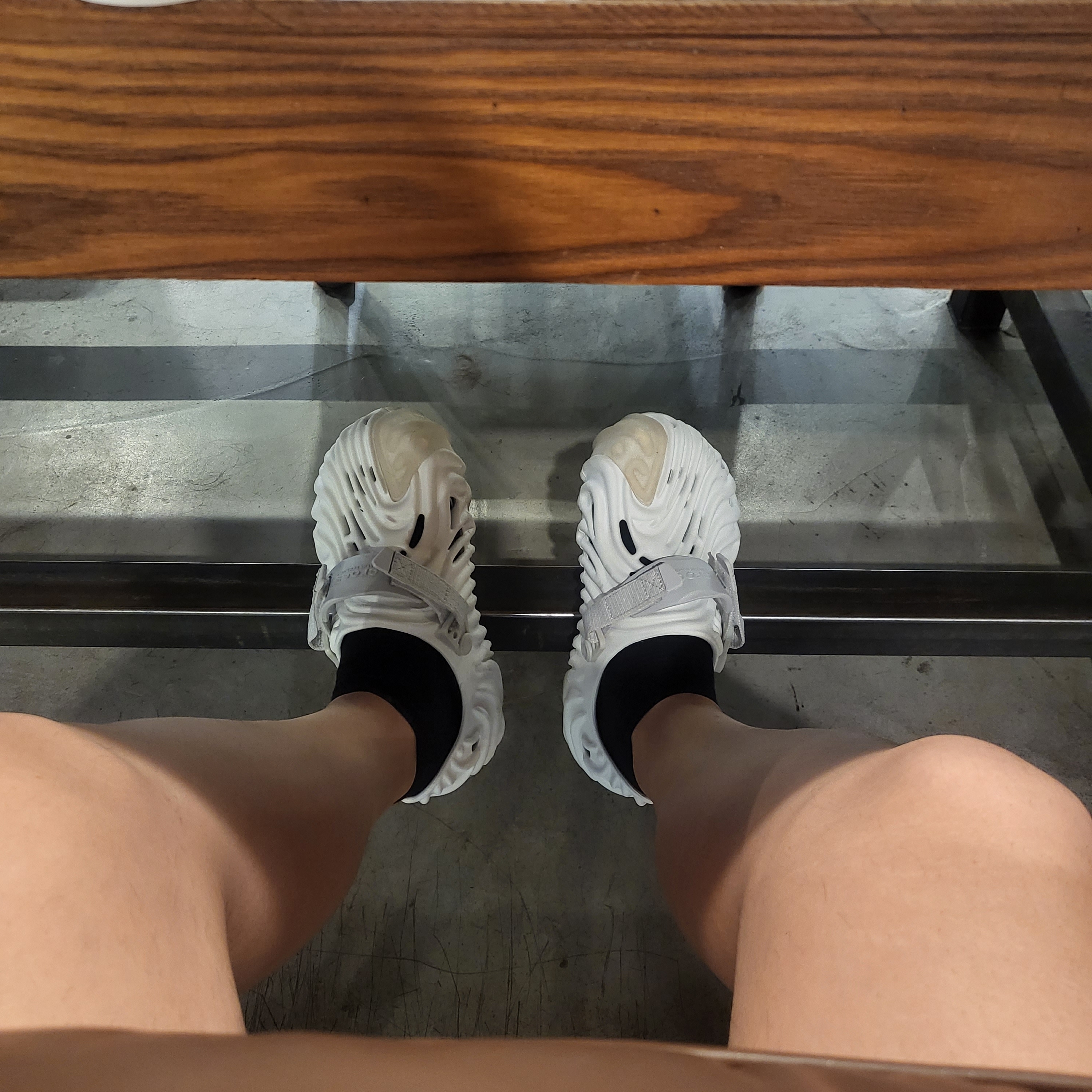 Crocs x Salehe Bembury Pollex Clog Stratus 착용 스타일