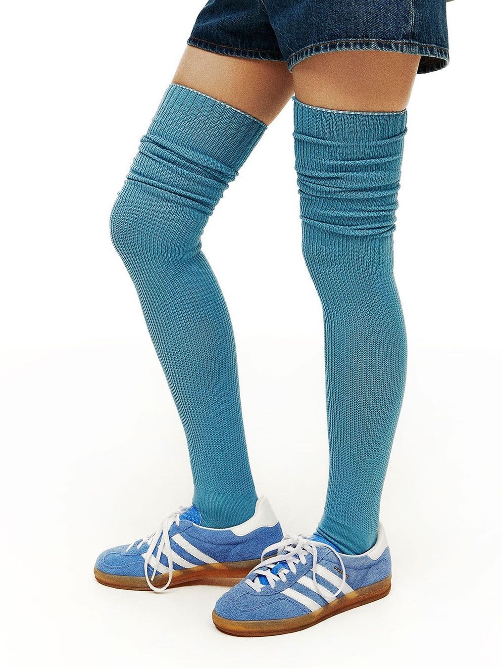 (W) Adidas Gazelle Indoor Blue Fusion Cloud White 착용 스타일