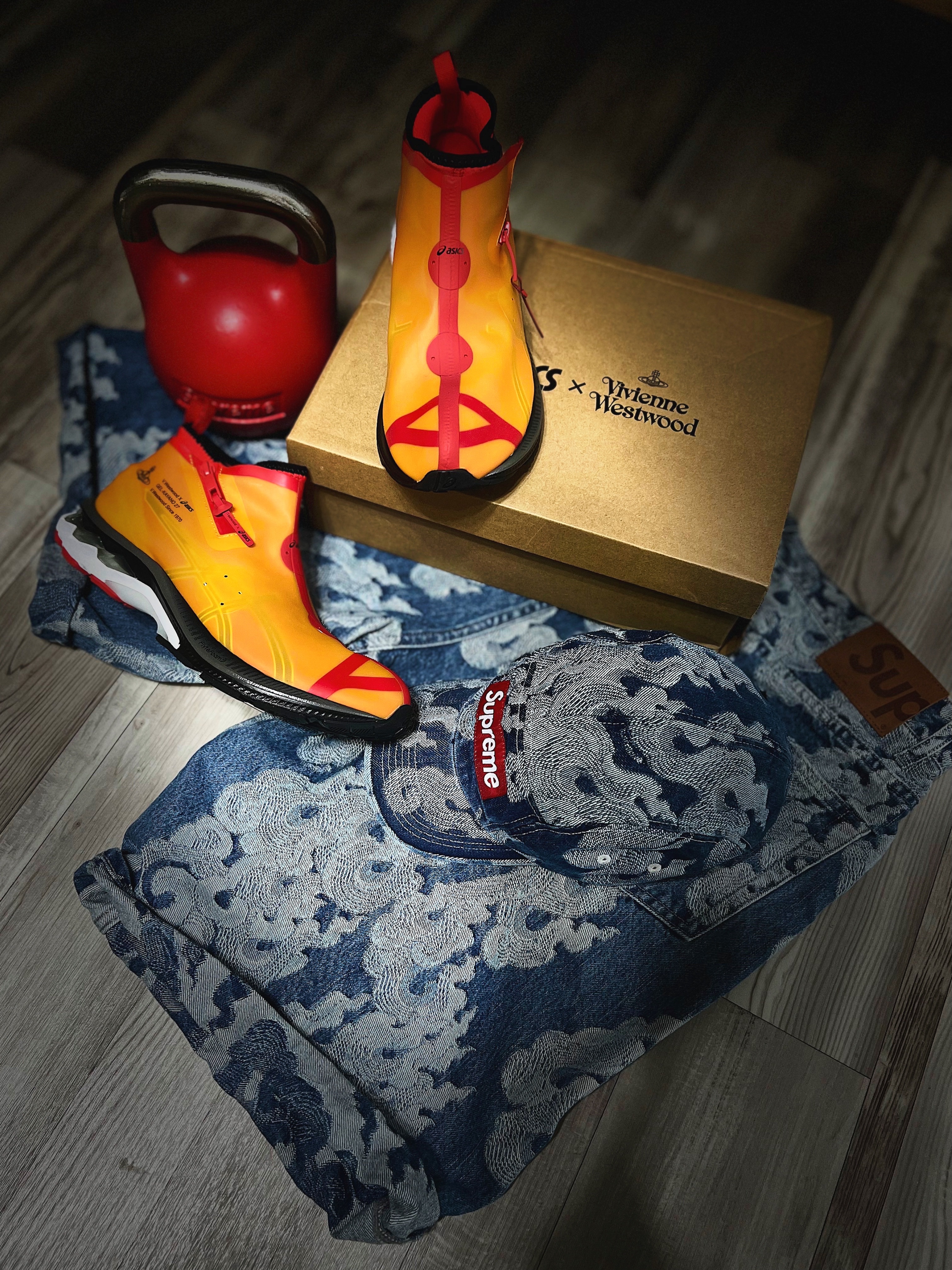 Asics x Vivienne Westwood Gel-Kayano 27 LTX Citrus, Supreme Tru Grit 6KG Kettlebell Red - 22FW 착용 스타일 - 5