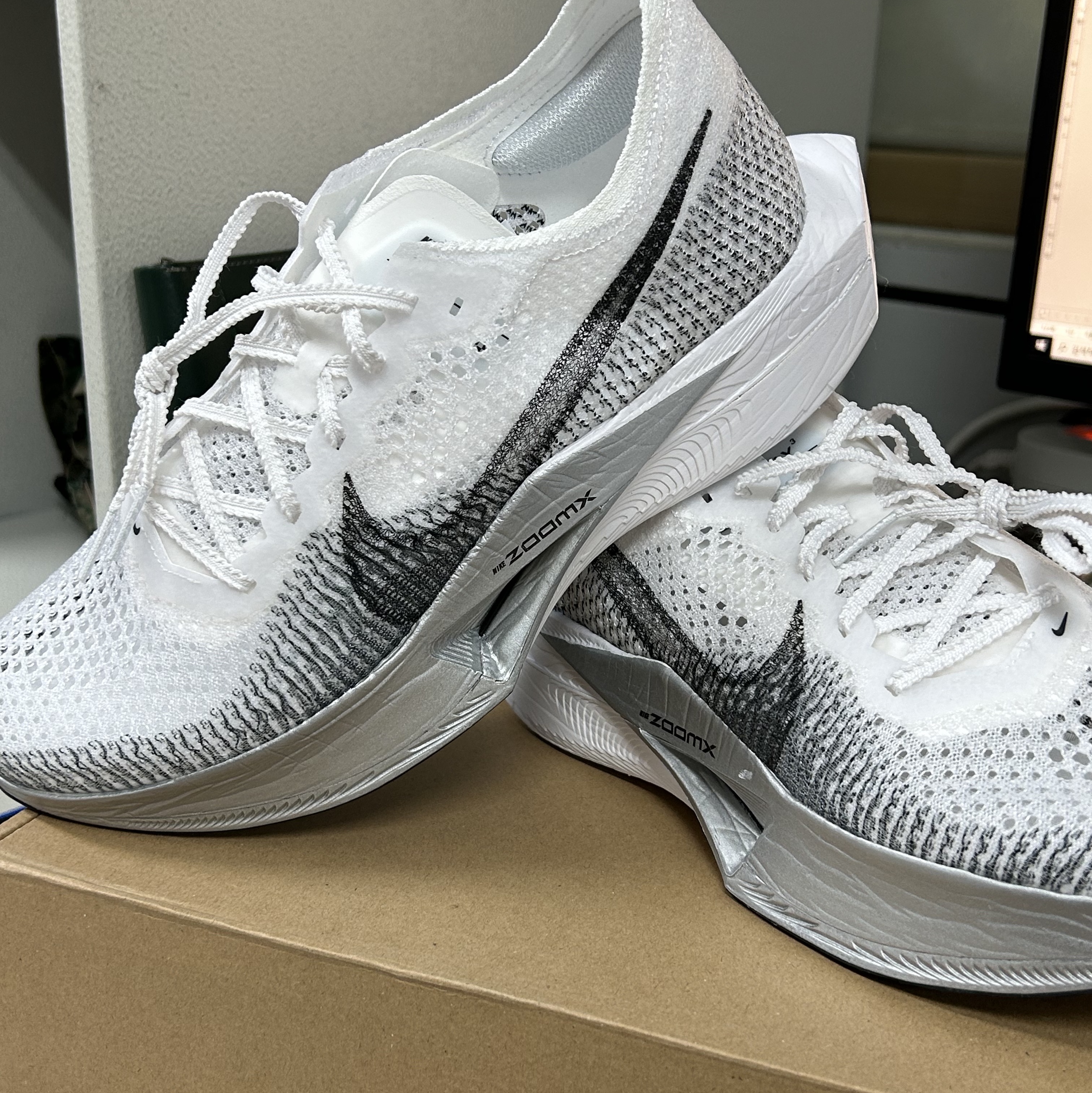 Nike ZoomX Vaporfly Next% 3 White Grey 착용 스타일