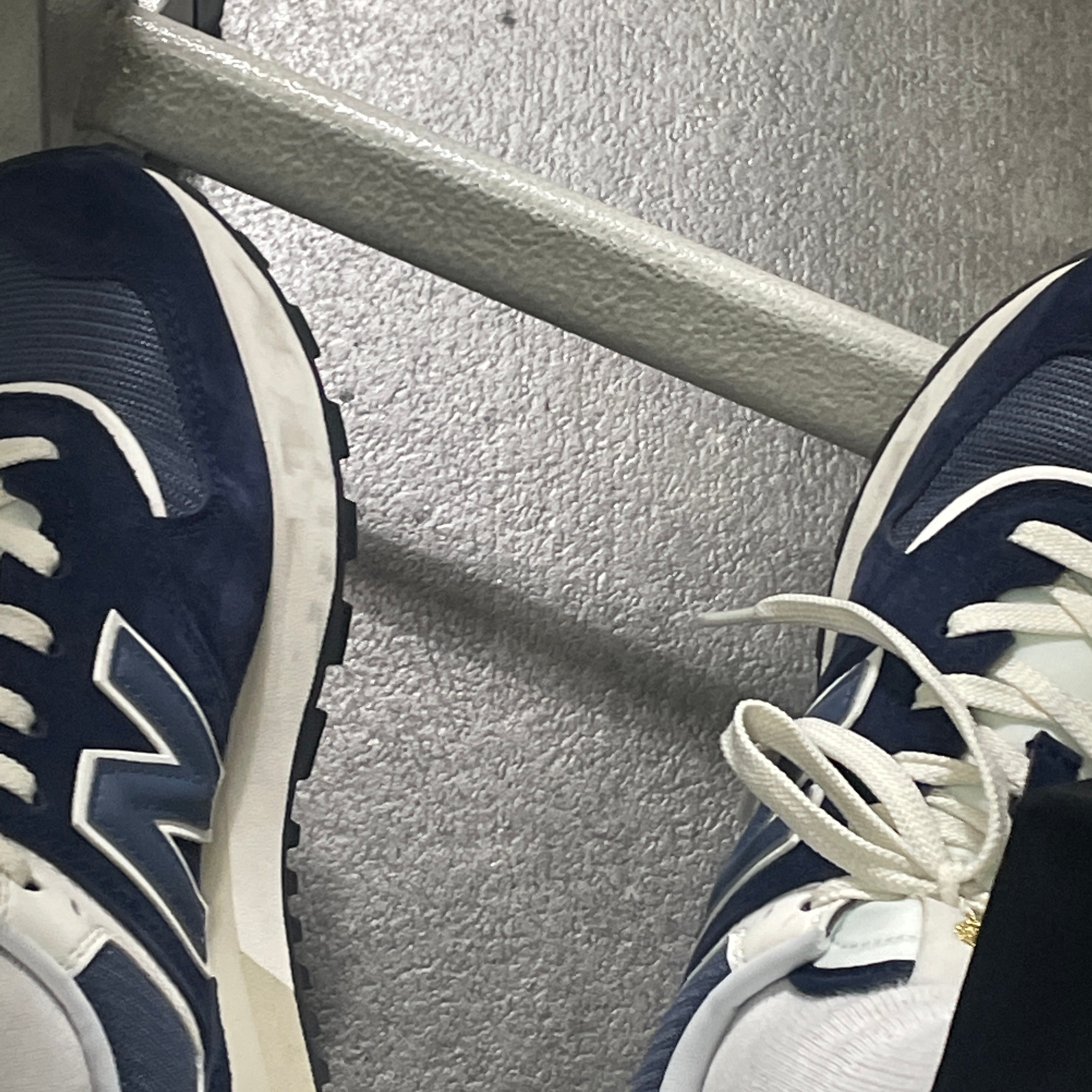 New Balance 574 Legacy Navy 착용 스타일
