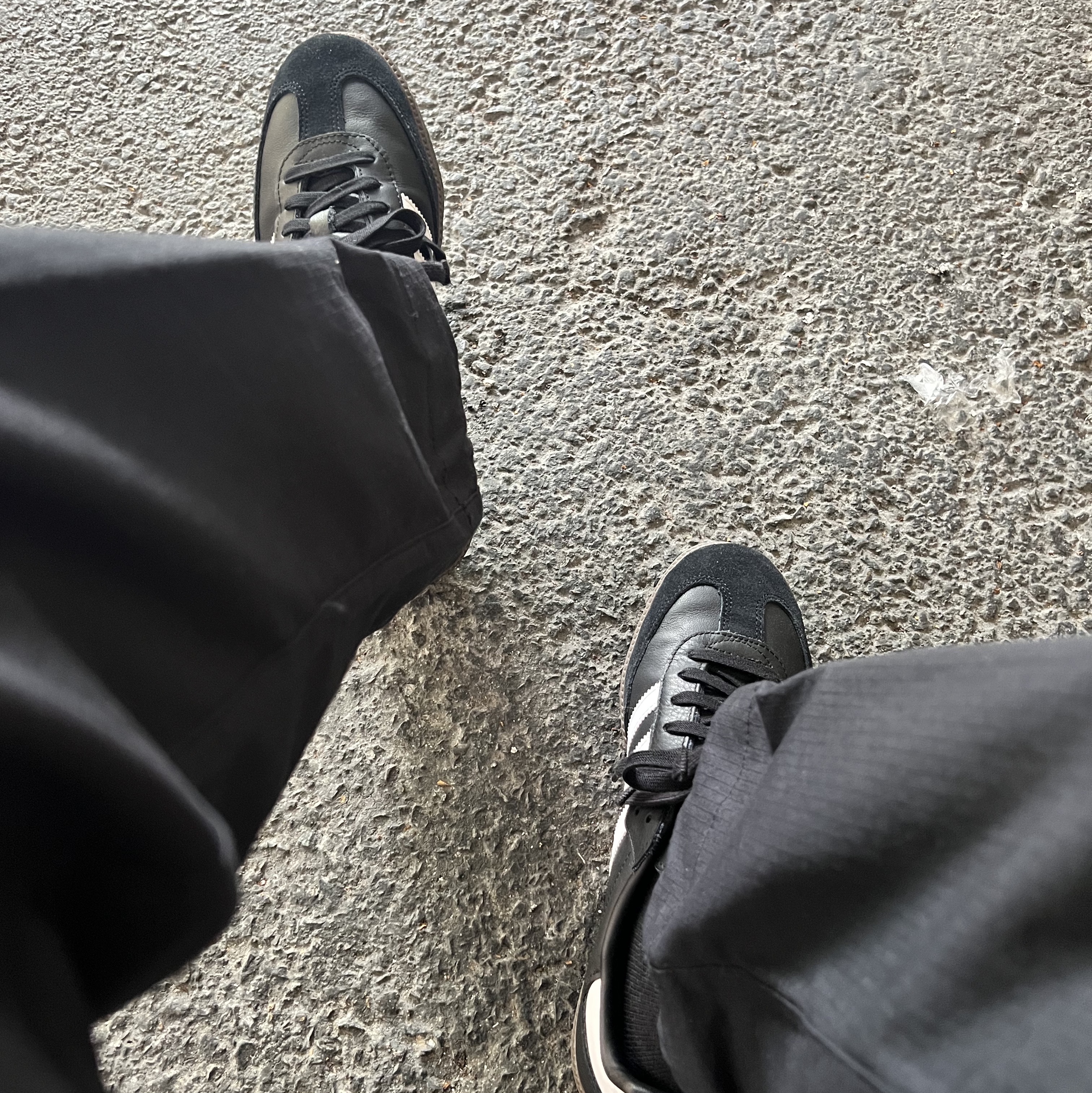 Adidas Samba OG Black White Gum 착용 스타일 - 2