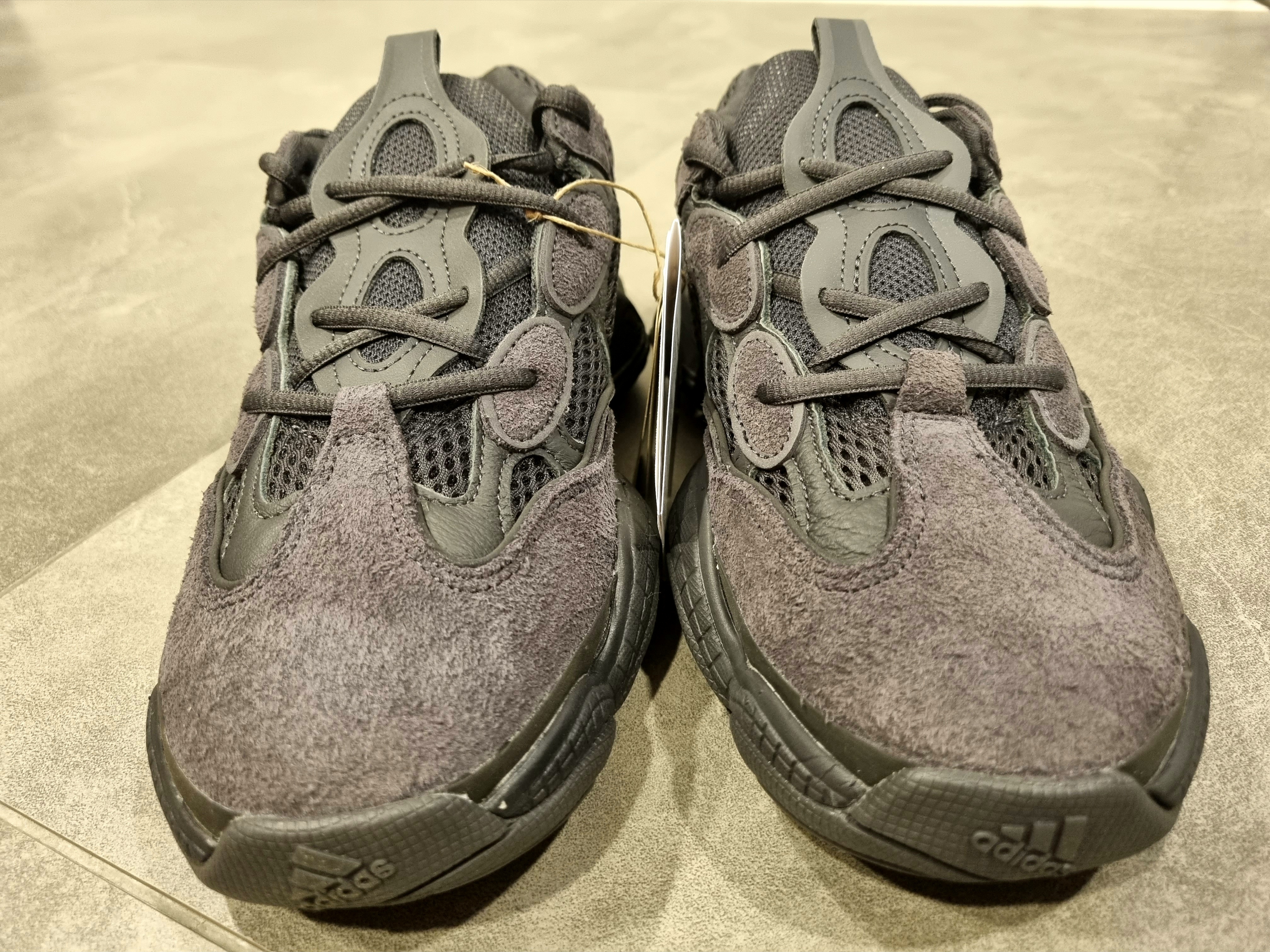 Adidas Yeezy 500 Utility Black 2022/2023 착용 스타일 - 3