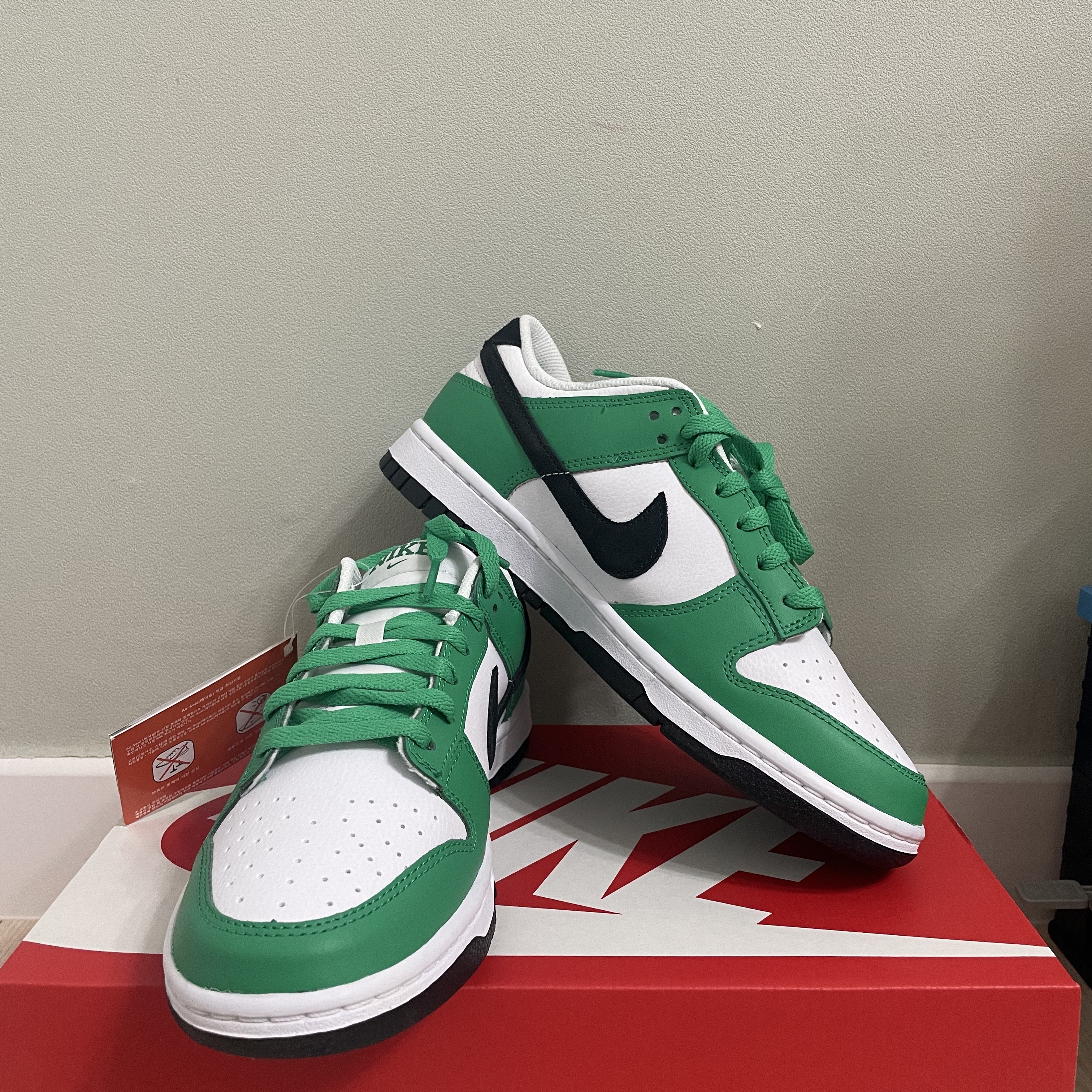 Nike Dunk Low White Green 착용 스타일 - 3