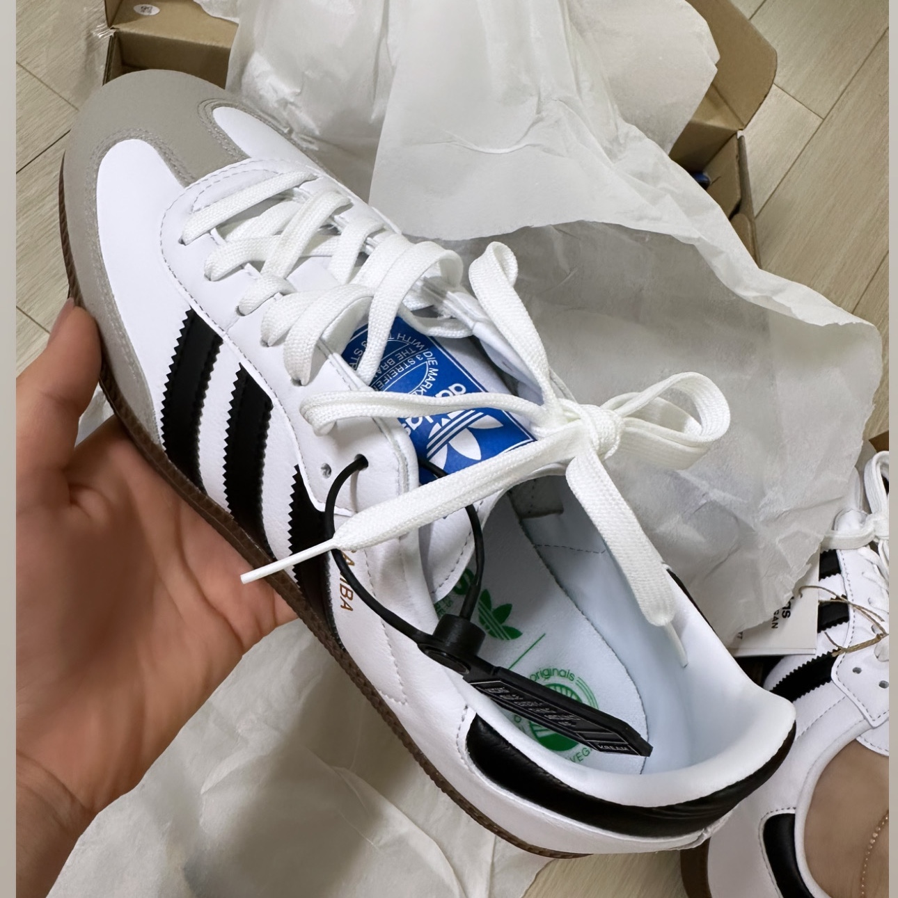 Adidas Samba Vegan White Black 착용 스타일
