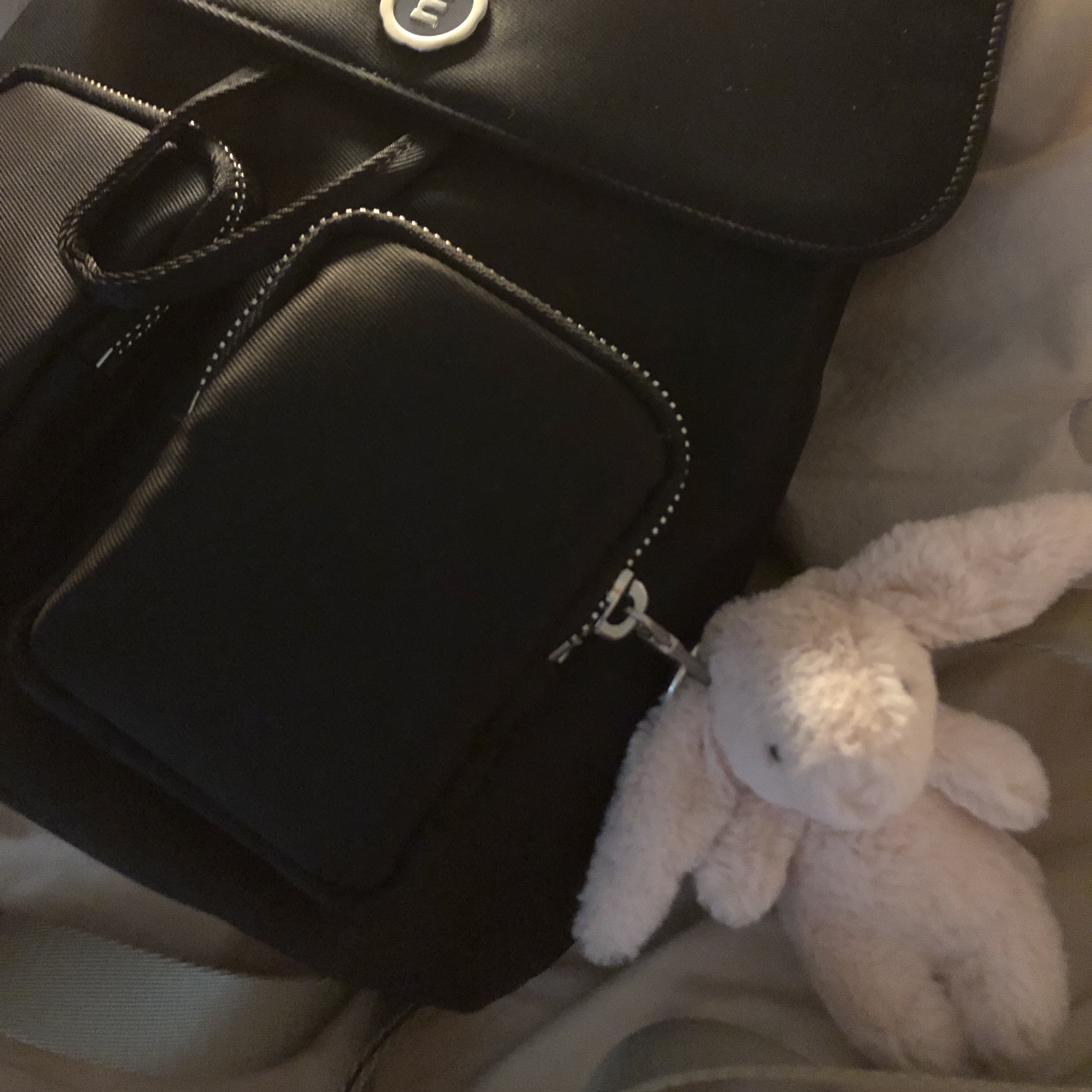 Jellycat Bashful Bunny Bag Charm Blush 착용 스타일