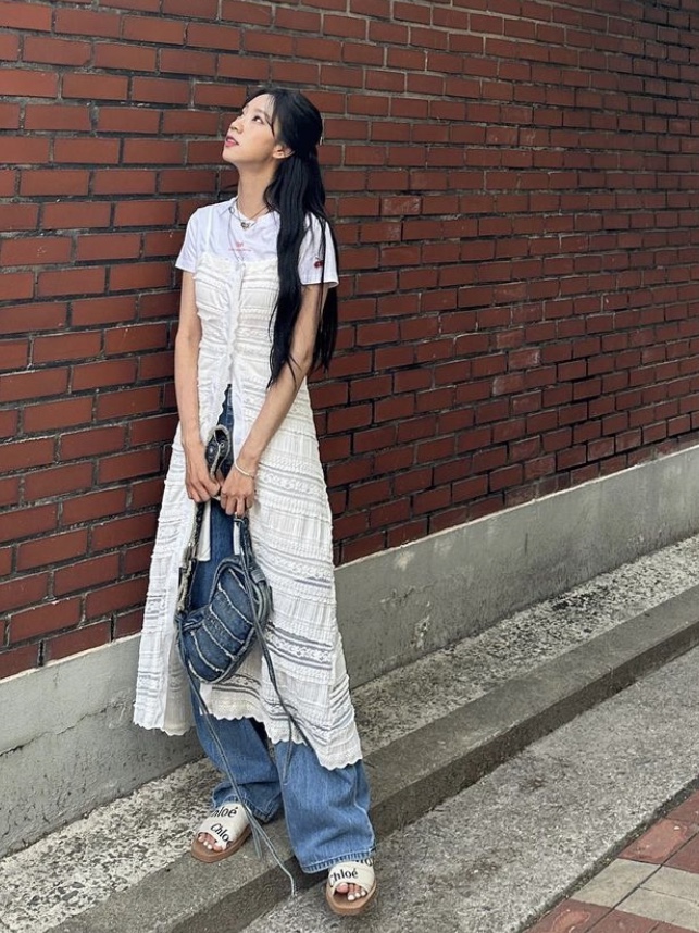 (W) Chloe Woody Flat Mule White 착용 스타일