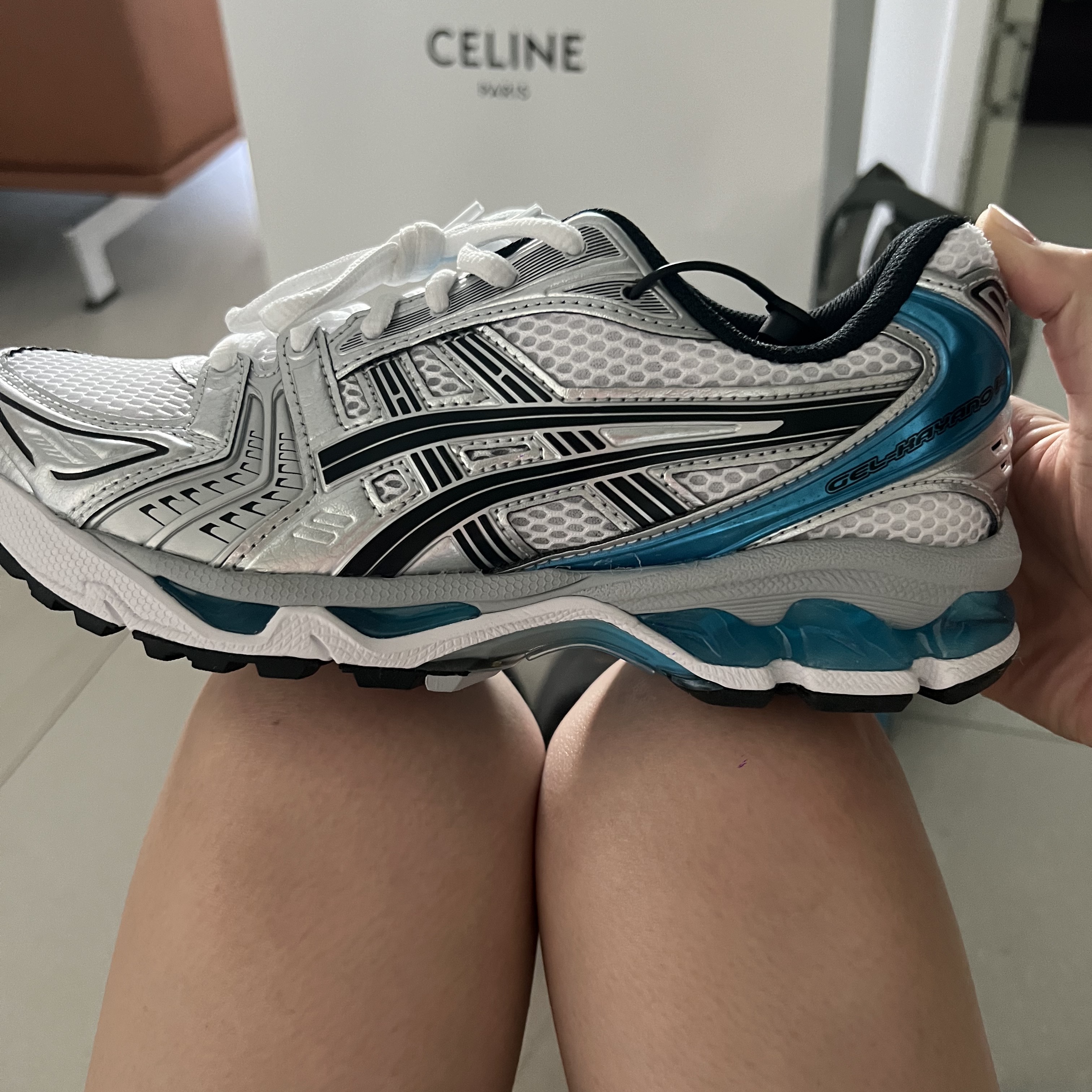 (W) Asics Gel-Kayano 14 White Aizuri Blue 착용 스타일