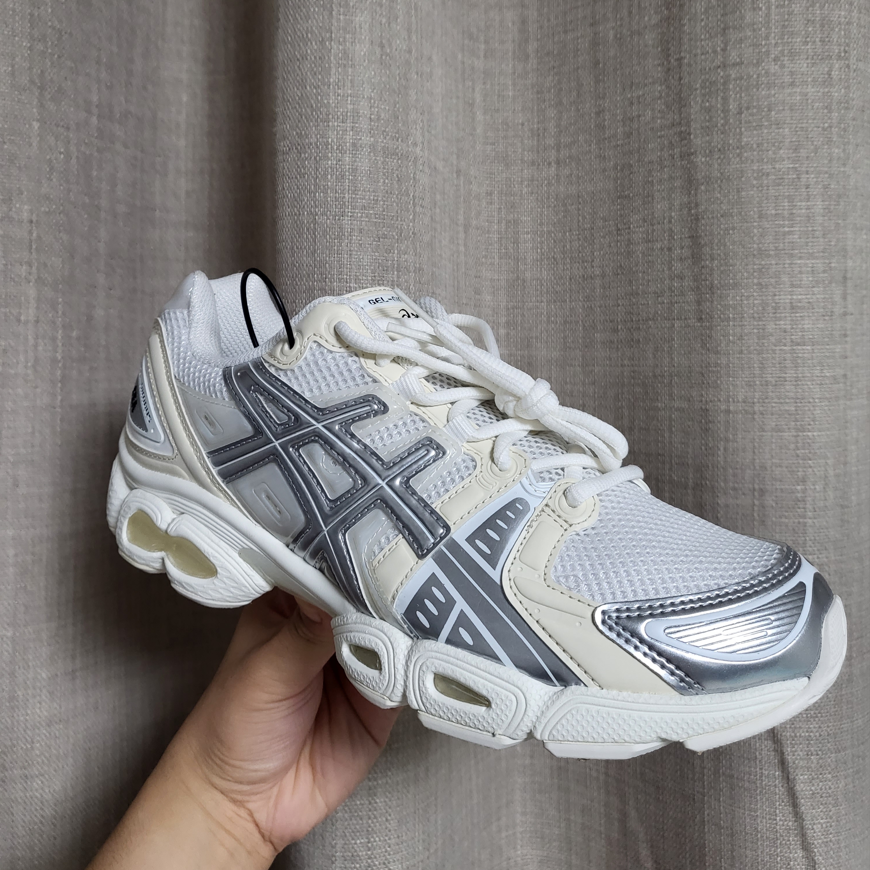 Asics x Wind and Sea Gel-Nimbus 9 White Pure Silver 착용 스타일 - 1