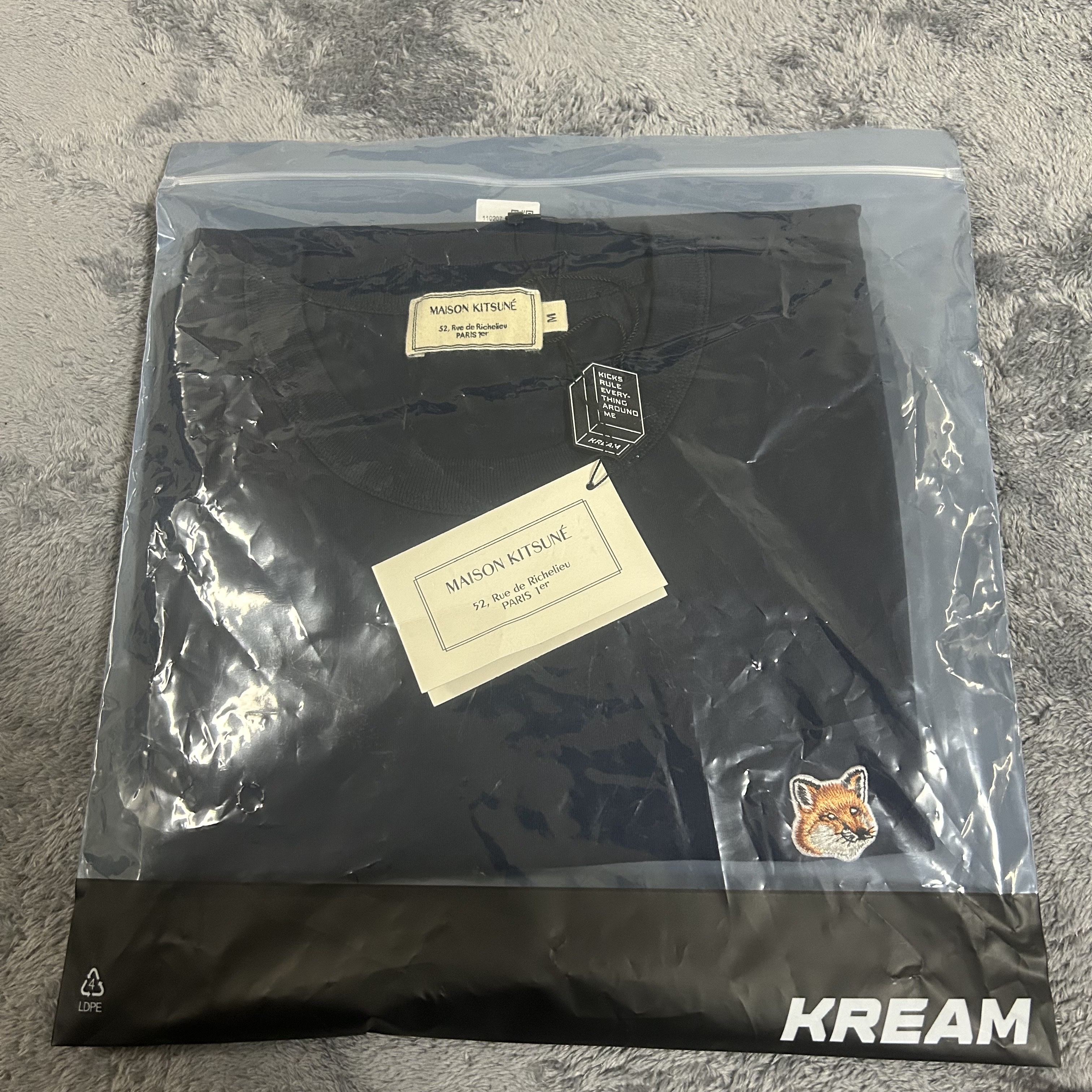 Maison Kitsune Fox Head Patch Classic T-Shirt Navy 착용 스타일