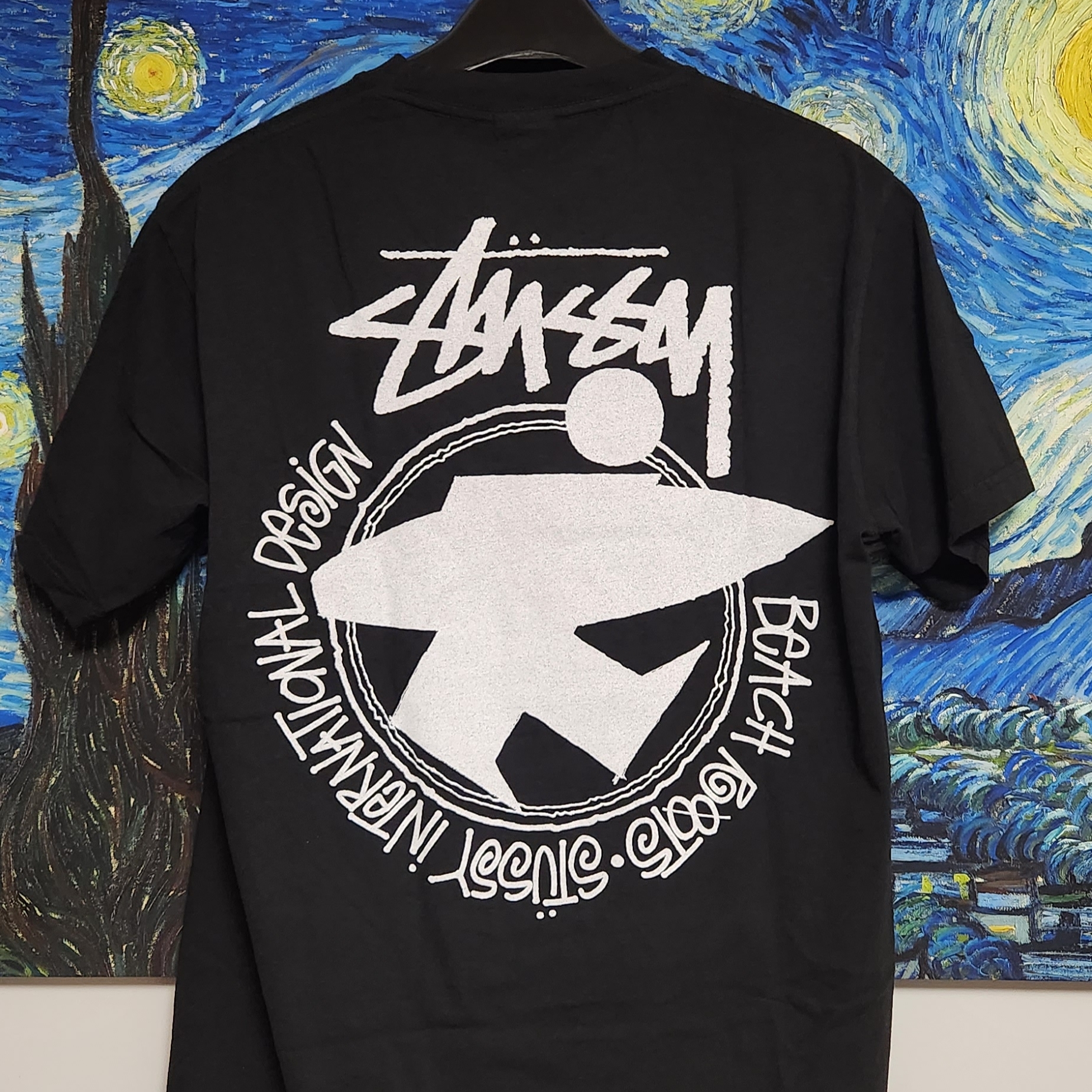 Stussy Beach Roots T-Shirt Black 착용 스타일 - 1