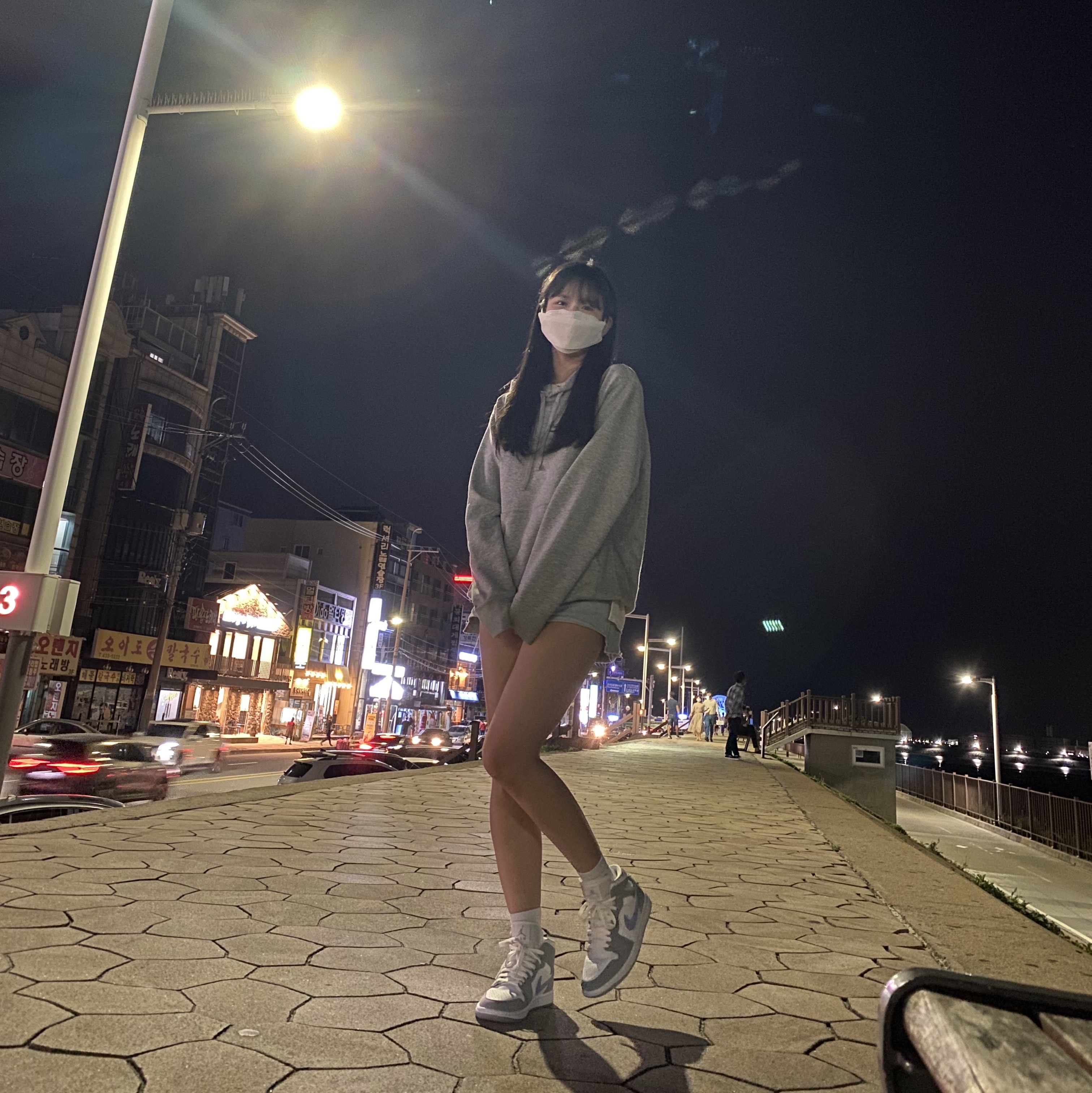 (W) Jordan 1 Mid Wolf Grey 착용 스타일 - 2