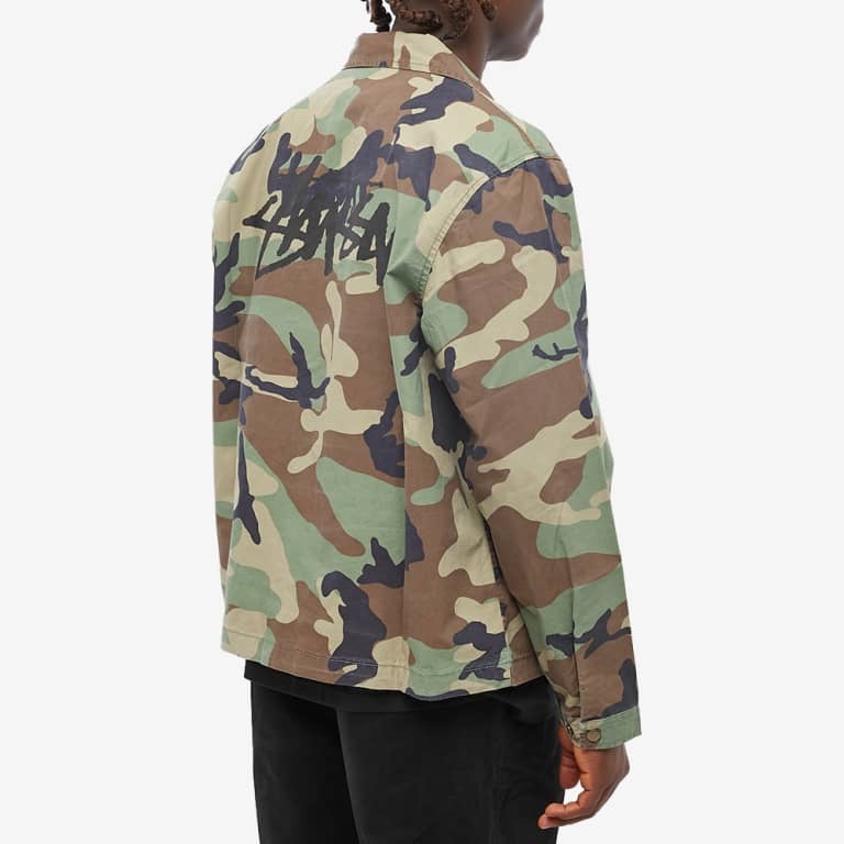 Stussy Coach Shirt Camo 착용 스타일 - 2
