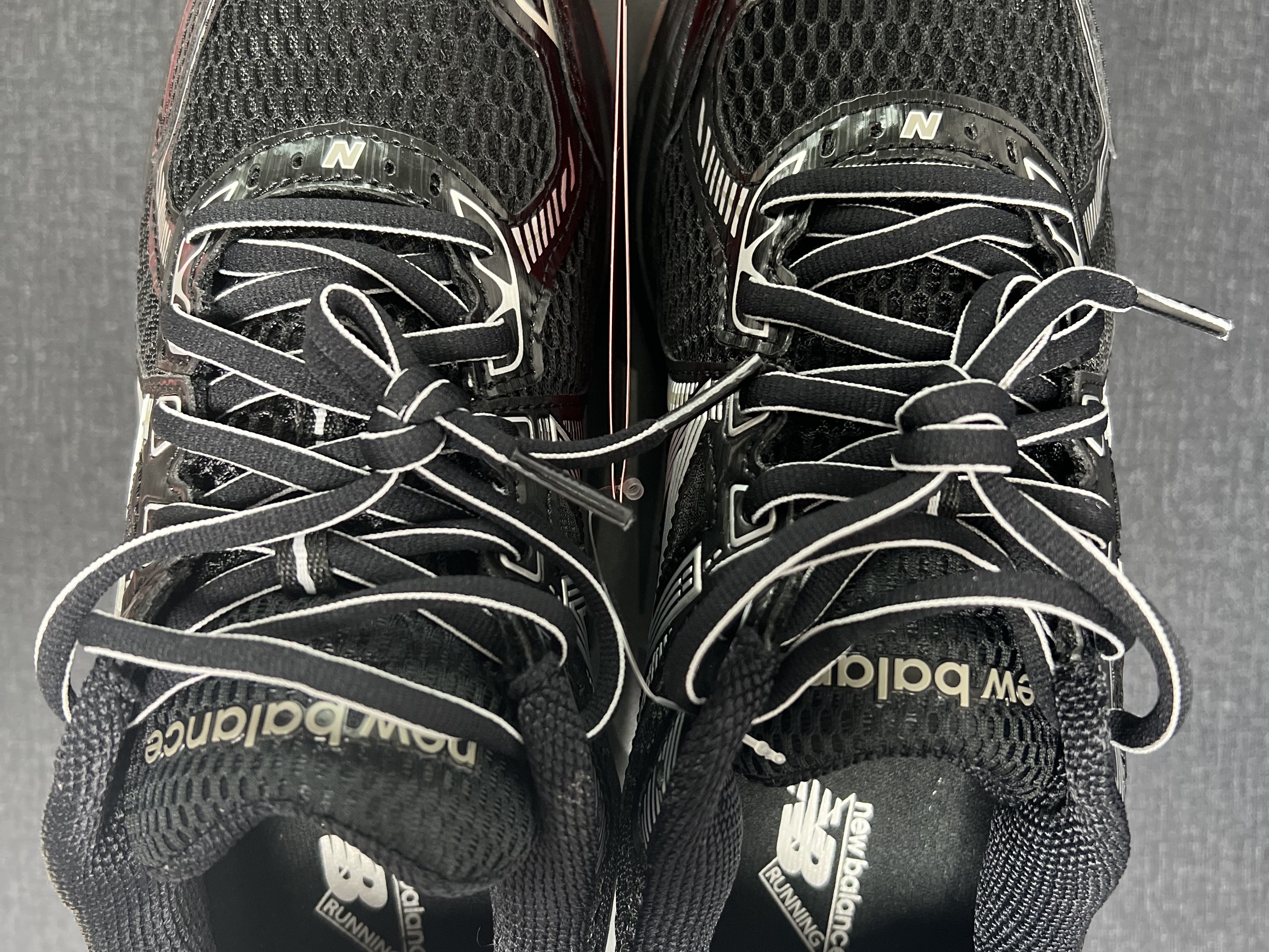 New Balance 860v2 Black Grey 착용 스타일 - 1