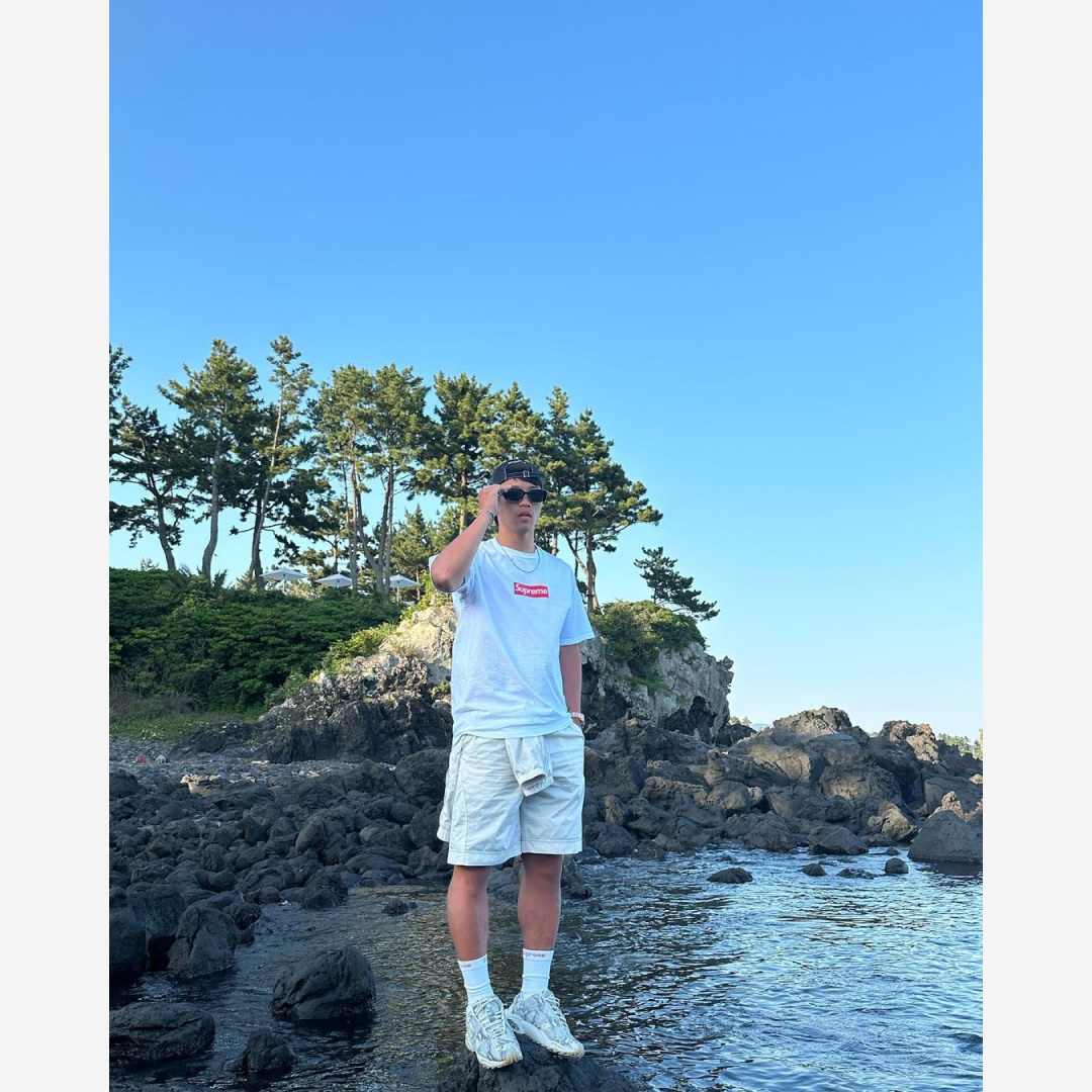 Nike x Drake Nocta Hot Step Air Terra Light Bone, Supreme West Hollywood Box Logo T-Shirt White - 23SS 착용 스타일 - 3
