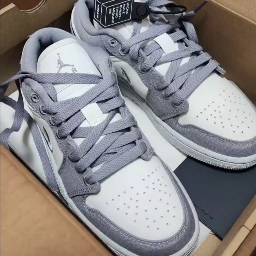 (W) Jordan 1 Low SE Light Steel Grey 착용 스타일 - 1
