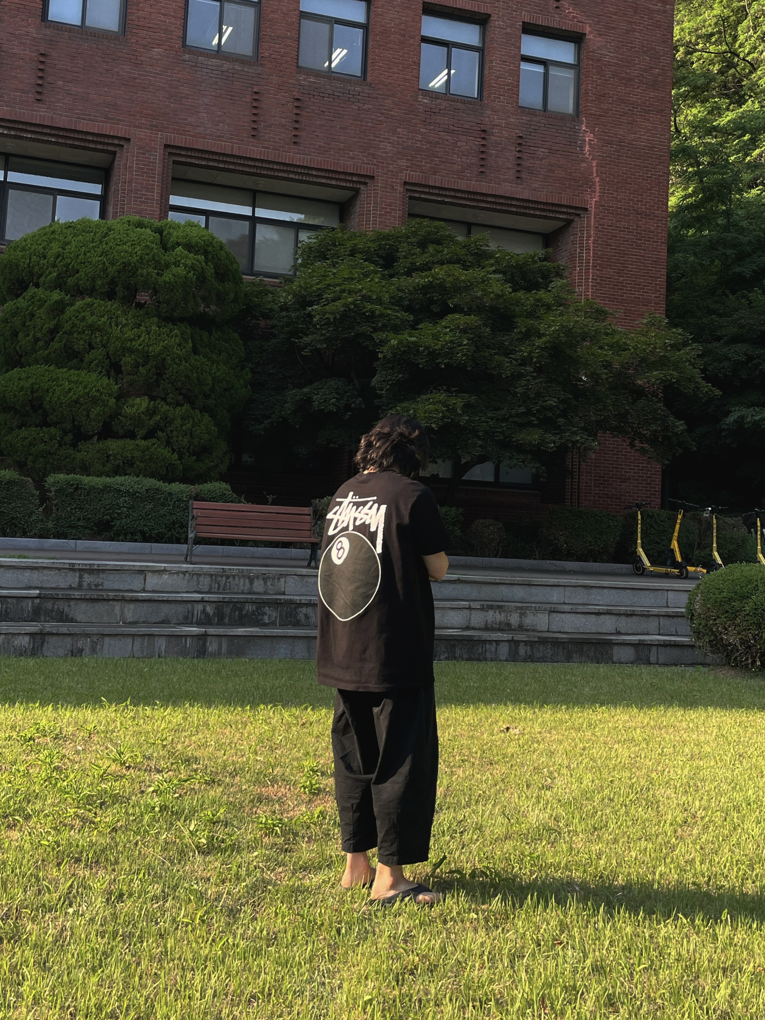 스투시 8볼 티셔츠 블랙 - 22SS, 우포스 오리지날 블랙 착용 스타일 - 3