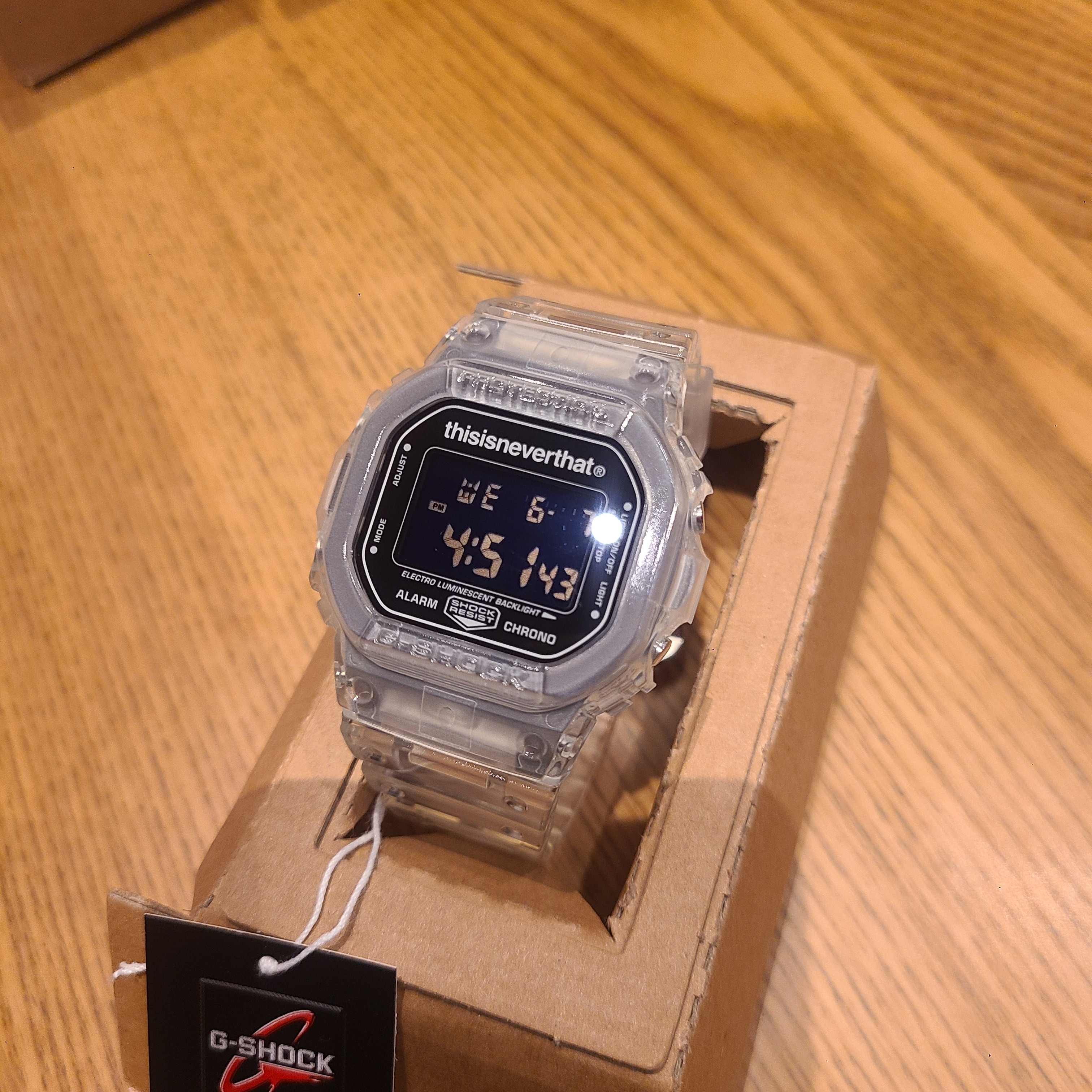 Casio G-Shock x Thisisneverthat DW-5600TINT23-7DF Skeleton 착용 스타일