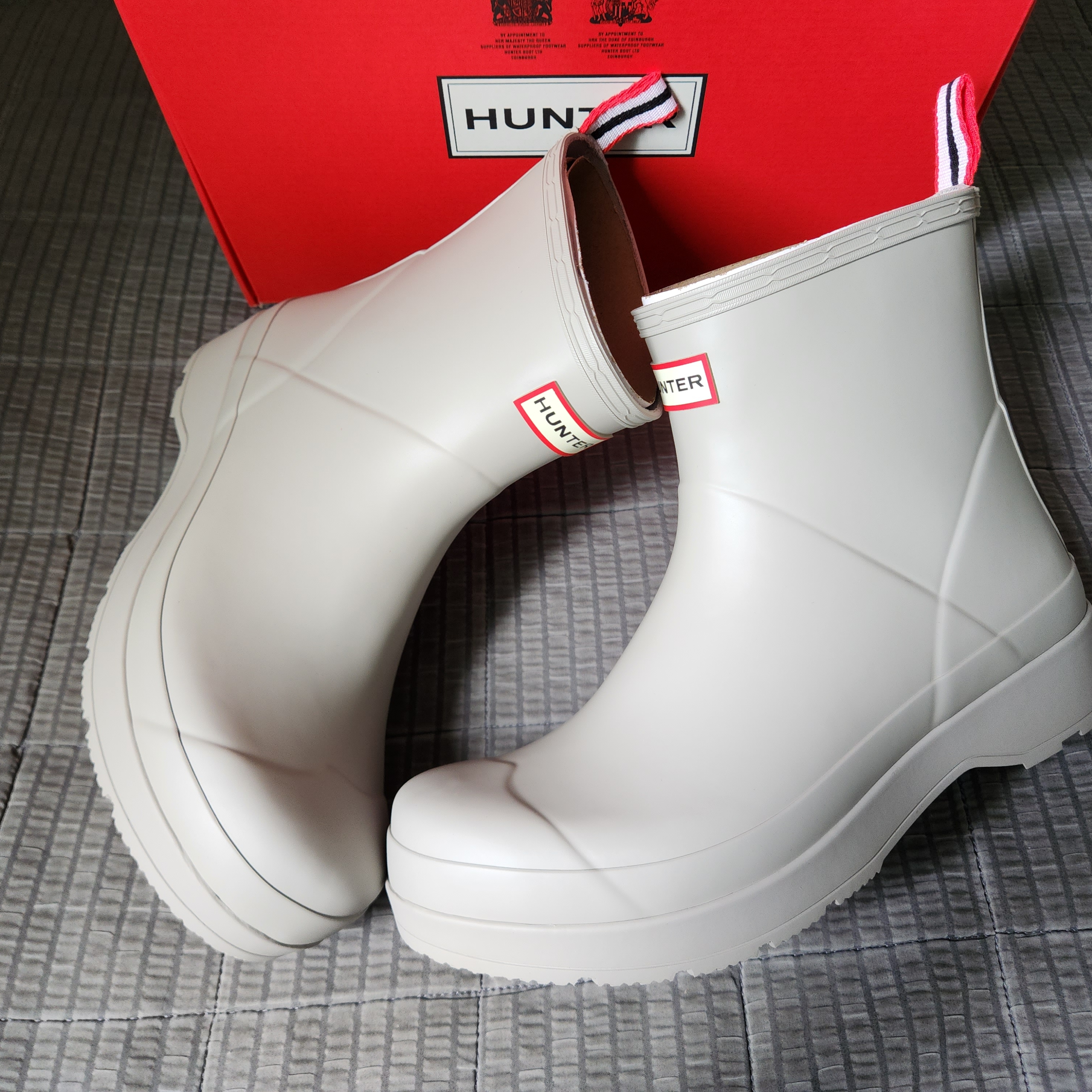 Hunter Play Short Wellington Boots Zinc Grey 착용 스타일 - 2
