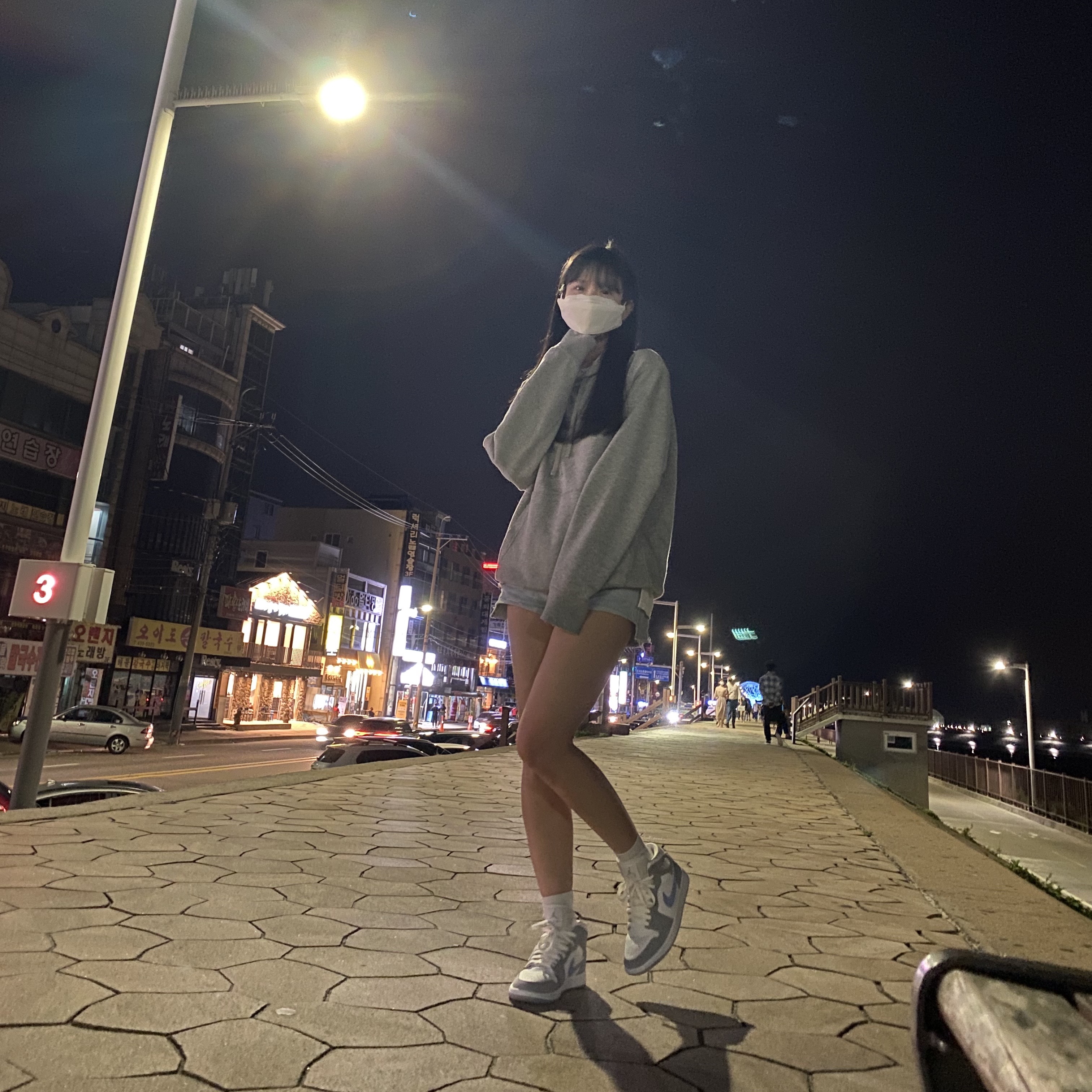 (W) Jordan 1 Mid Wolf Grey 착용 스타일 - 1