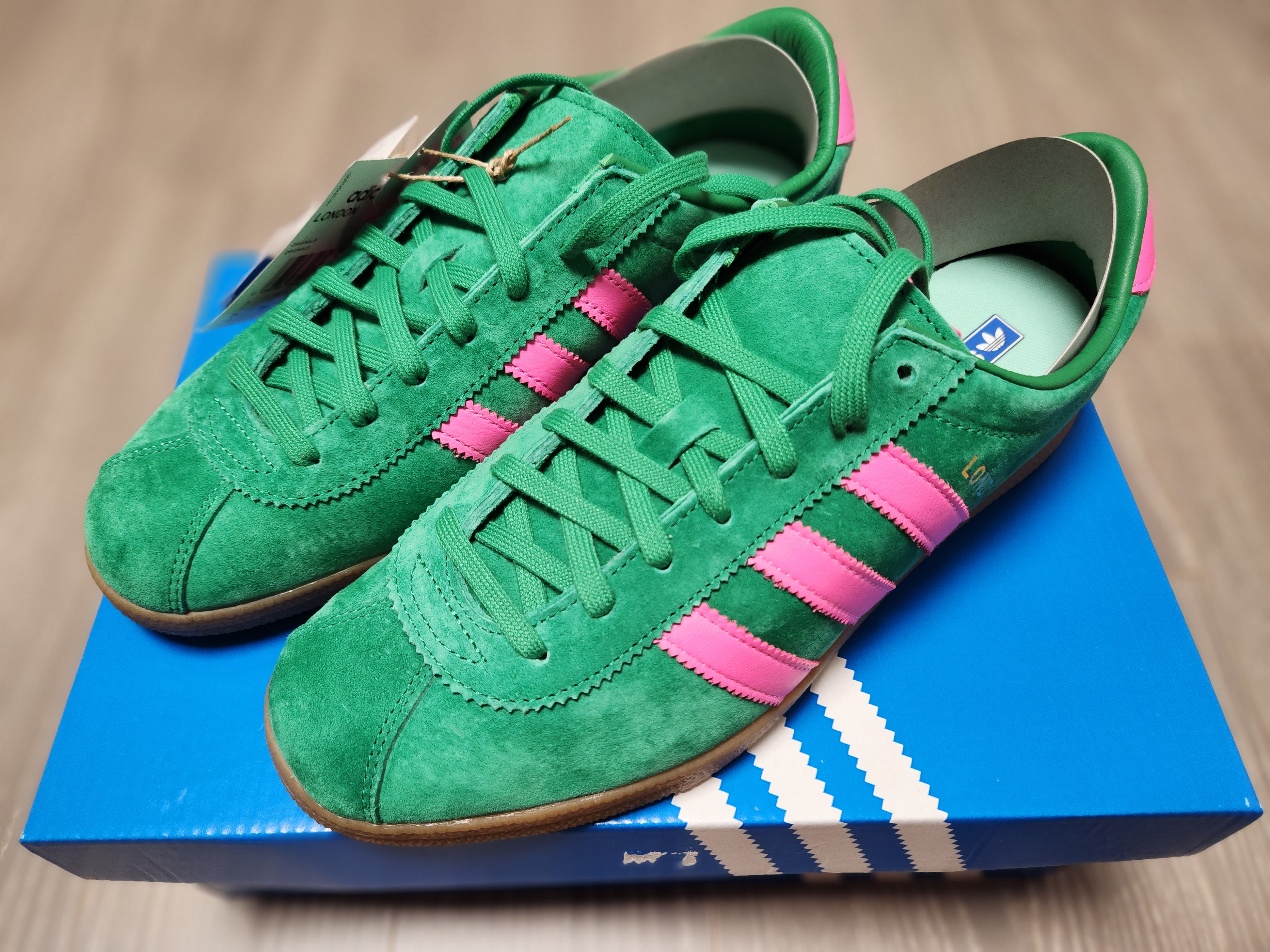 Adidas London Green Pink - Size? Exclusive 착용 스타일