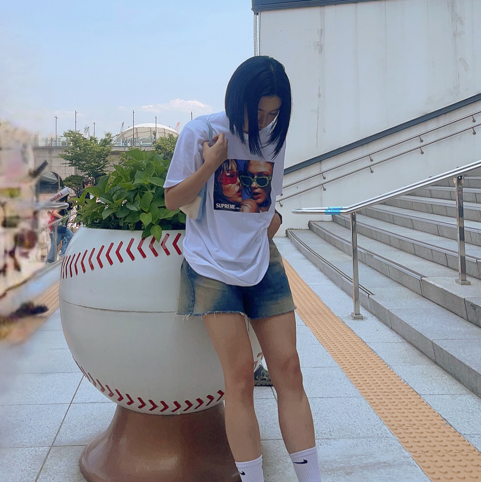 Supreme Eyewear T-Shirt White - 23SS 착용 스타일