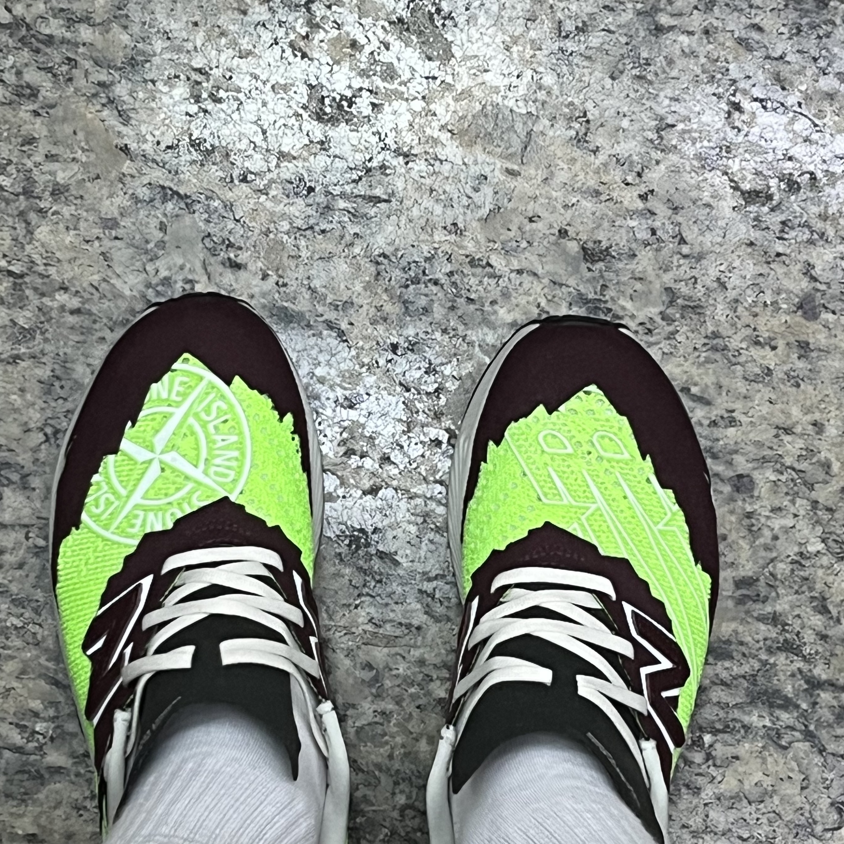 New Balance x Stone Island x Tokyo Design Studio FuelCell RC Elite v2 SI Green 착용 스타일
