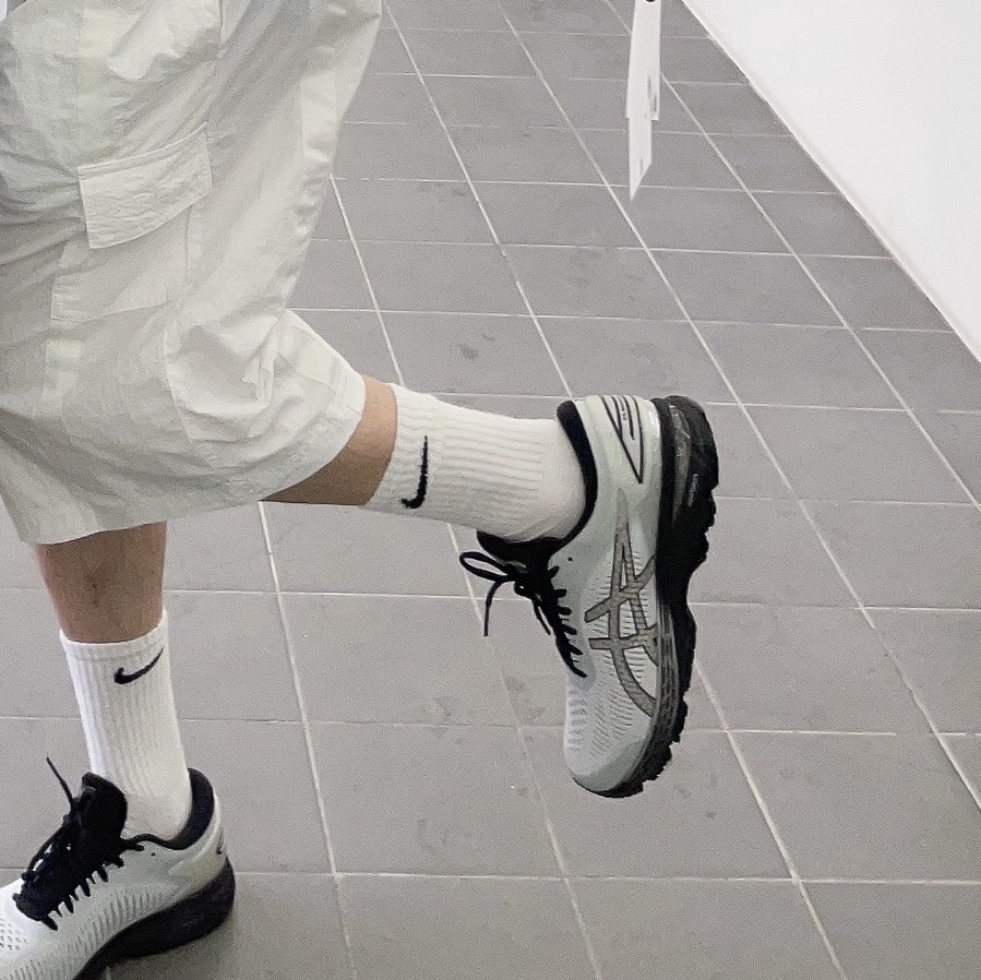 Asics Gel-Kayano 25 Glacier Grey 착용 스타일