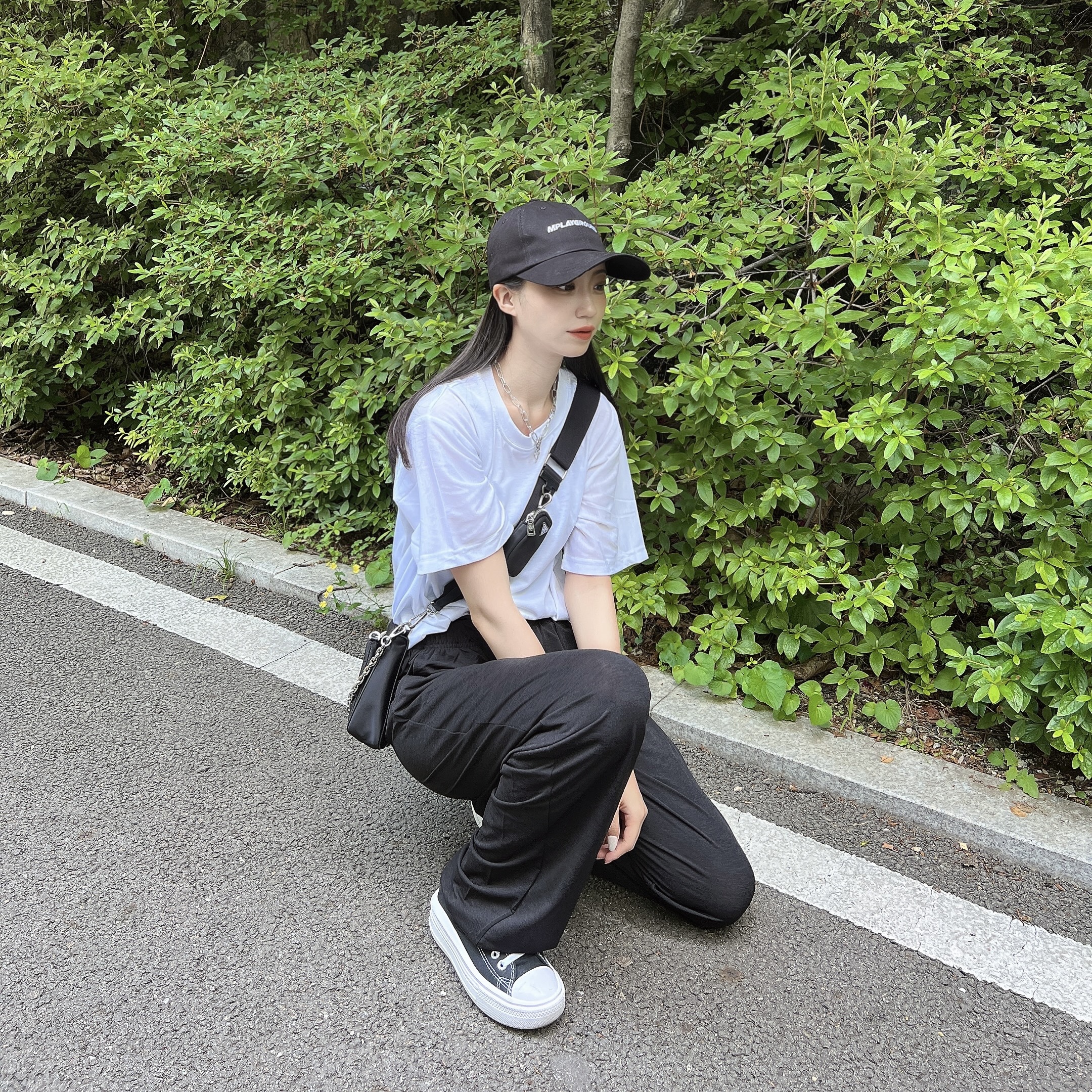 Prada Re-Nylon Shoulder Bag Black, (W) Converse Chuck Taylor All Star Move Ox Black 착용 스타일 - 1