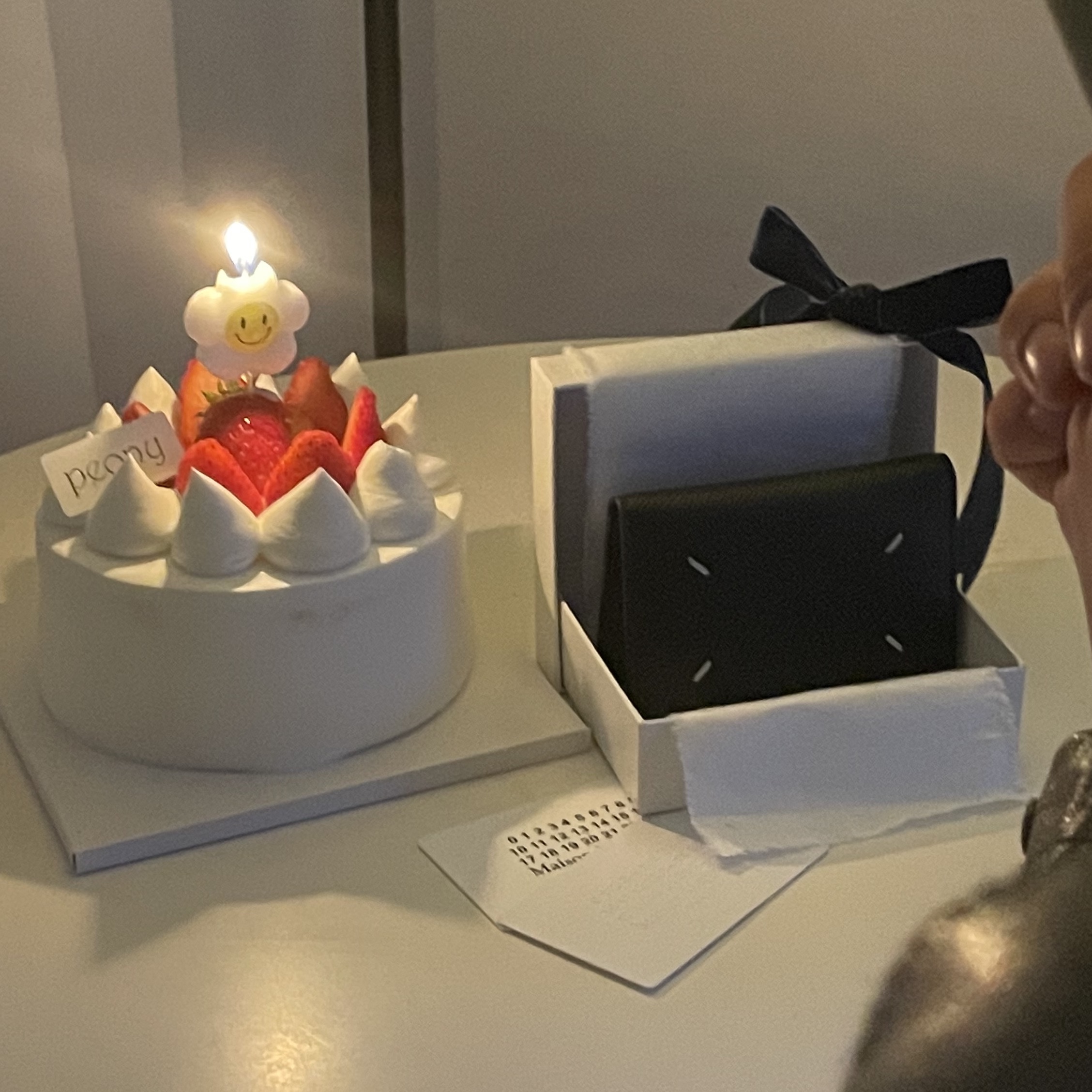 Maison Margiela Leather Bi-Fold Card Holder Black 착용 스타일