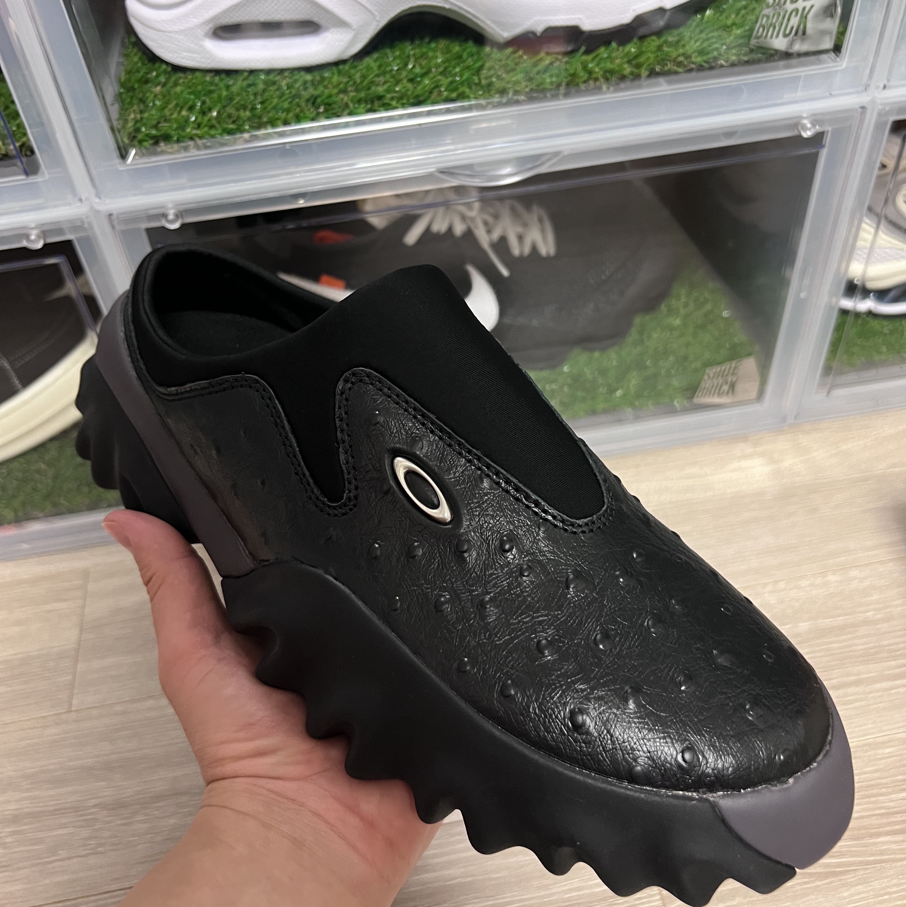 Oakley Factory Team x Brain Dead Ostrich Chop Saw Mule Black, Nike x Off-White Air VaporMax OG Black The Ten 착용 스타일 - 4