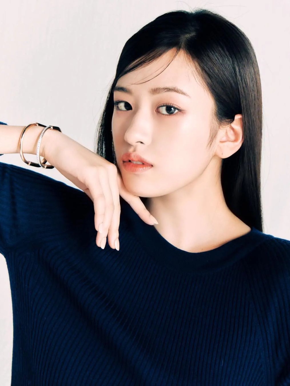 Tiffany & Co. Tiffany Lock Bangle Bracelet Yellow Gold, Tiffany & Co. Tiffany Lock Bangle Bracelet White Gold 착용 스타일