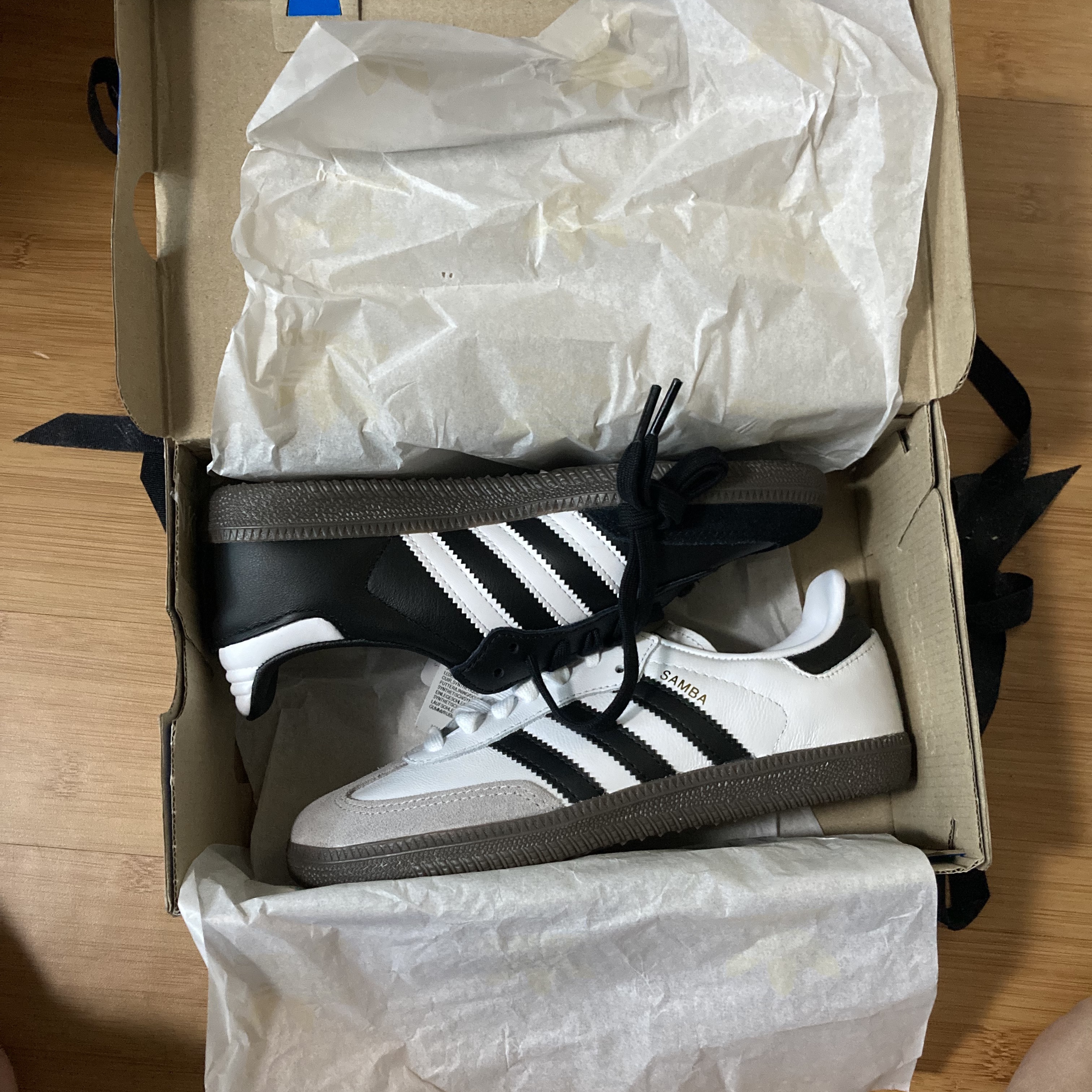 Adidas Samba Vegan White Black 착용 스타일 - 3