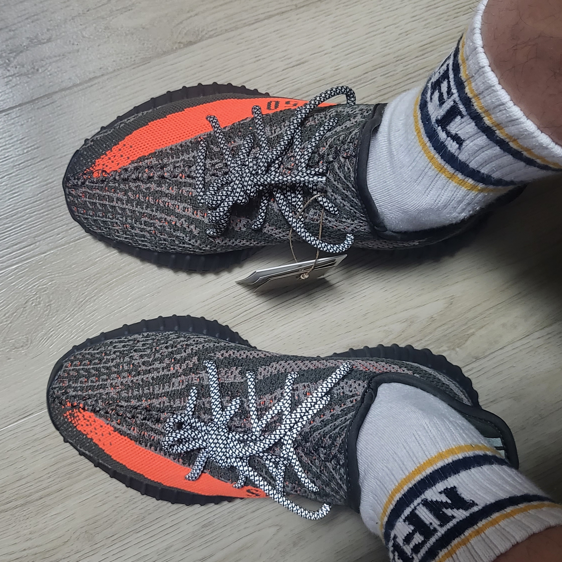 Adidas Yeezy Boost 350 V2 Onyx, Adidas Yeezy Boost 350 Pirate Black 2023 착용 스타일 - 2