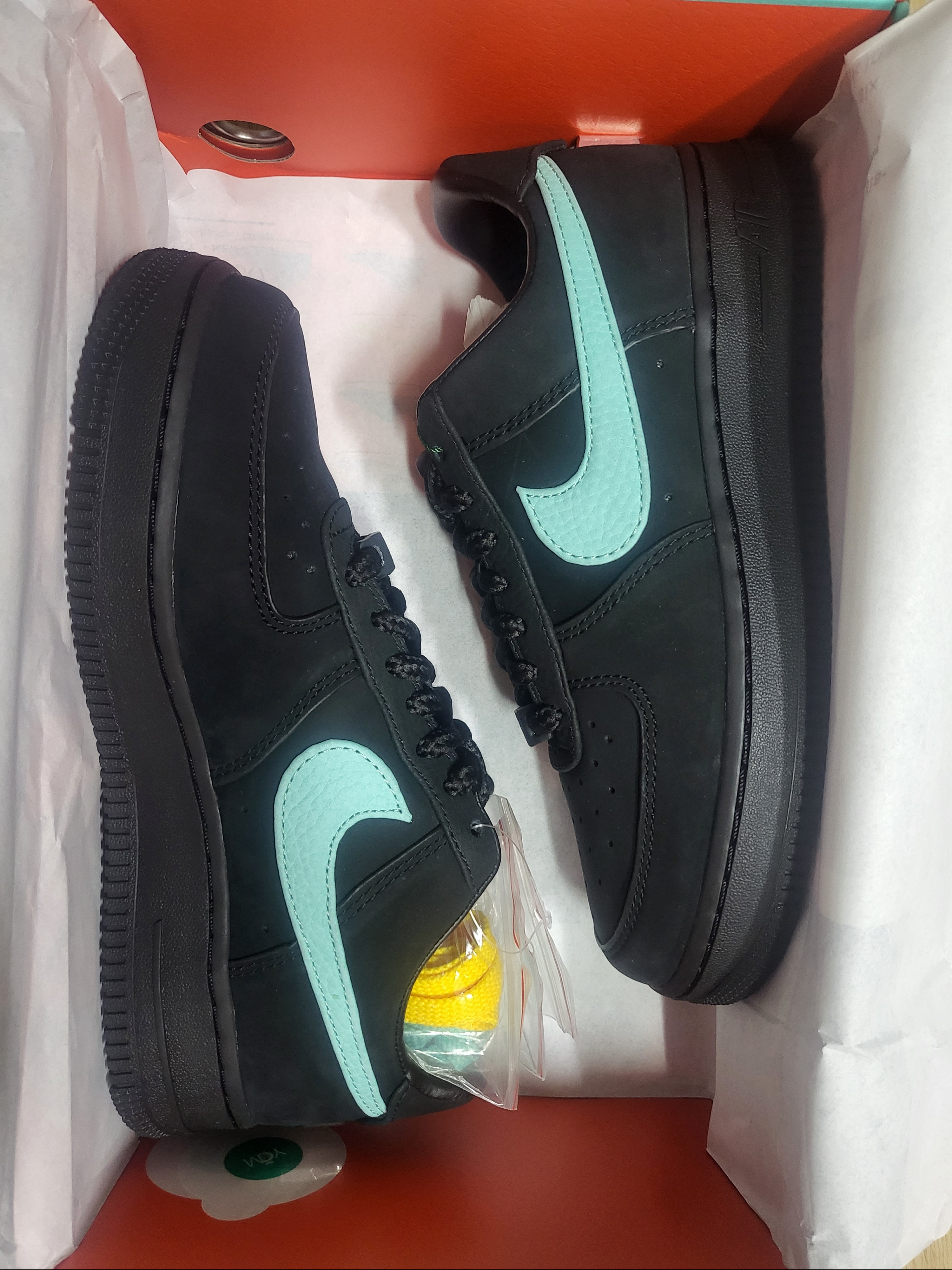 Nike x Tiffany & Co. Air Force 1 Low SP 1837 착용 스타일
